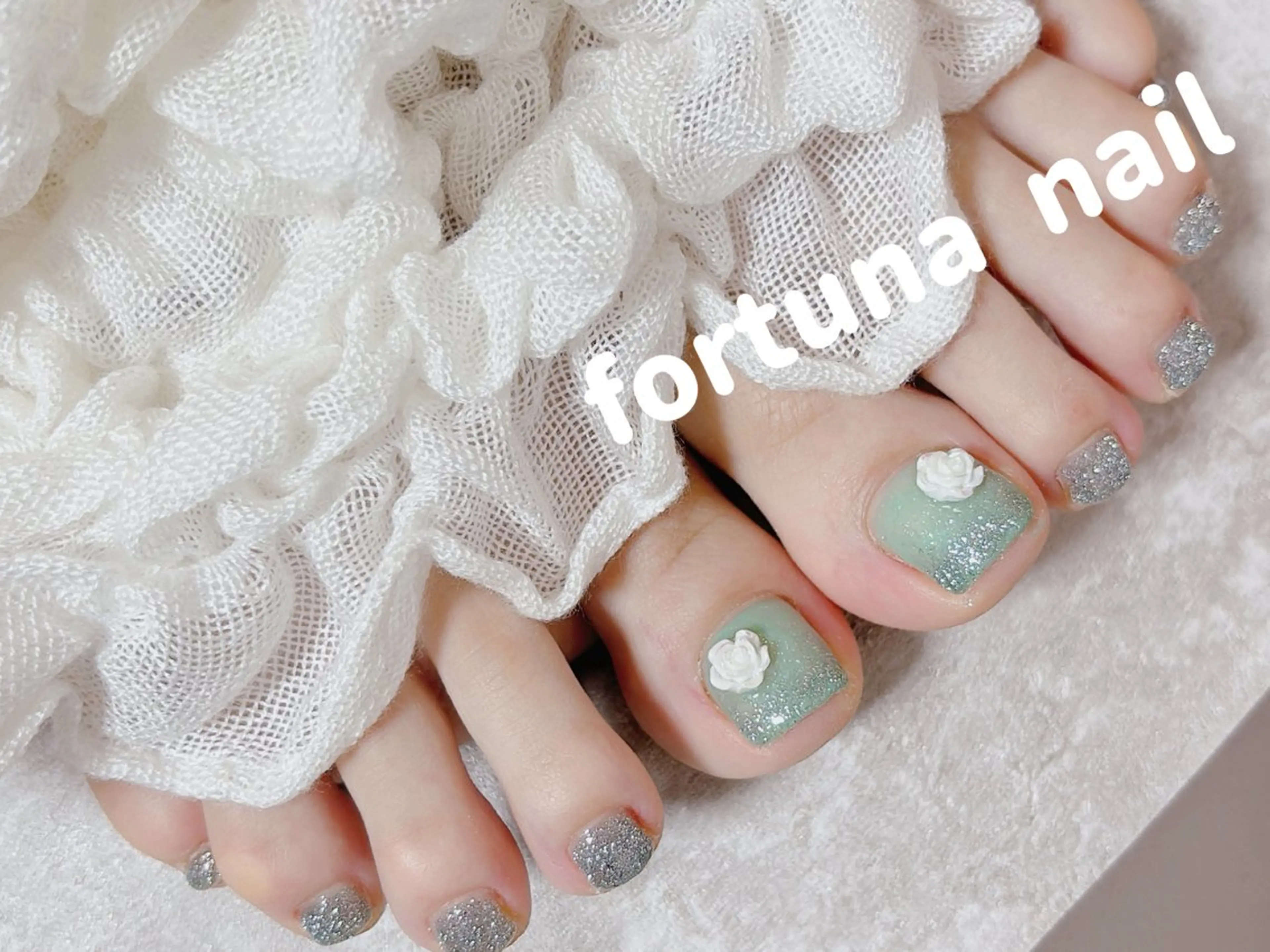 ネイル フラッシュネイル フットネイル フットネイル Nail •Head スパFortunaのネイルデザイン