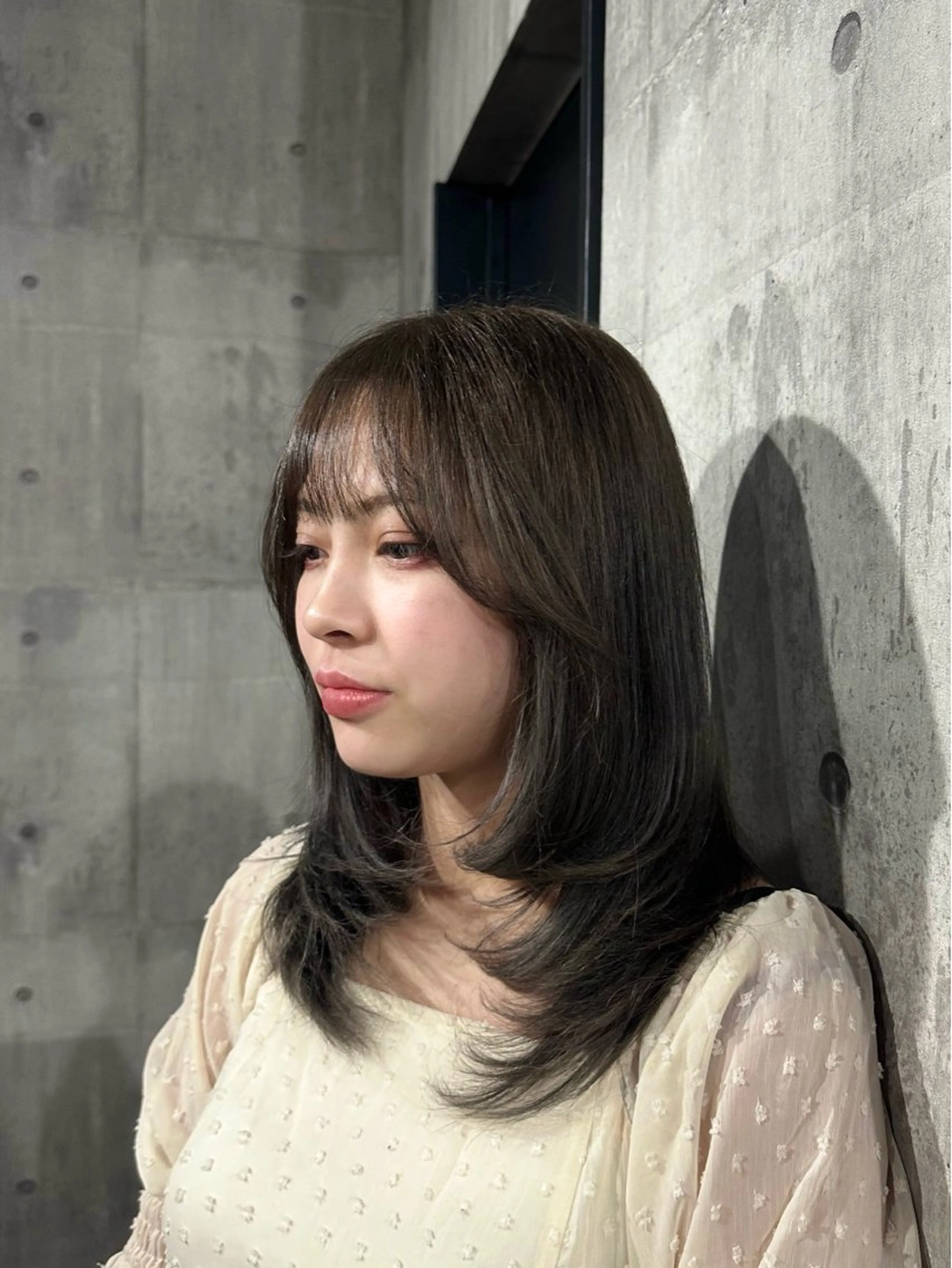 ミディアム カラー amy .のヘアスタイル