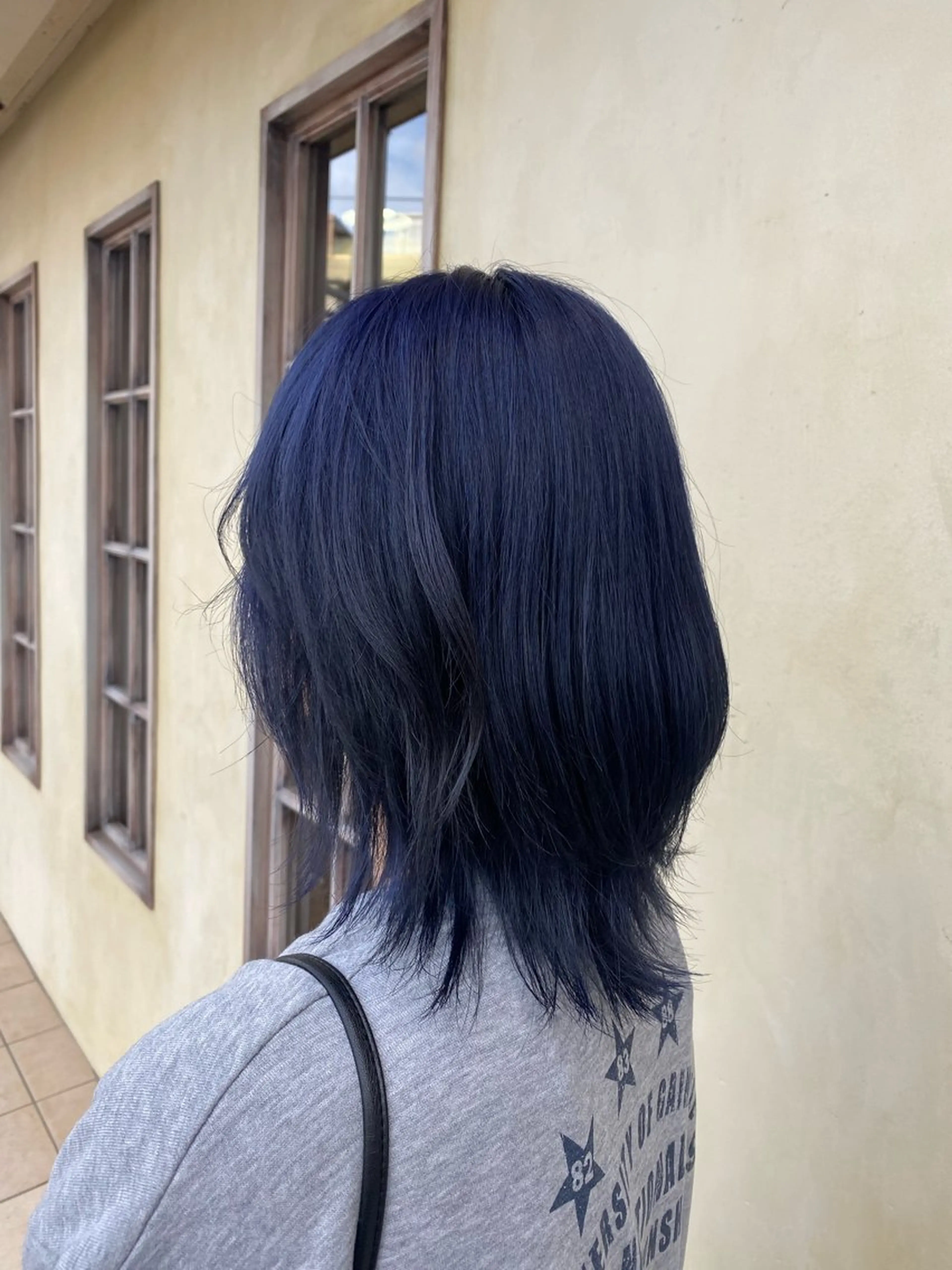 カラー ブリーチ ブルーカラー 井上 日菜乃のヘアスタイル