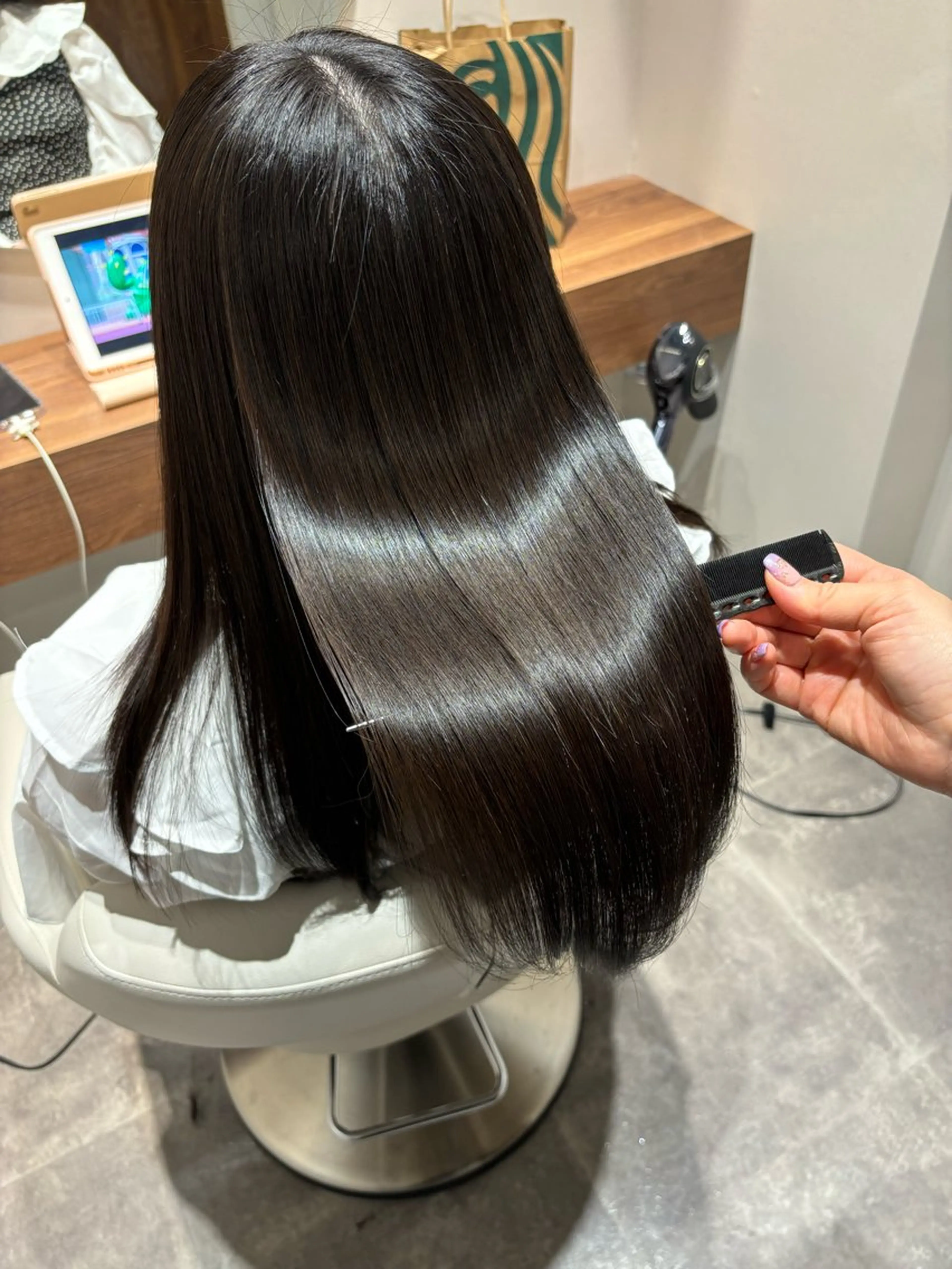 🤍カット+艶カラー+美髪矯正+トリートメント🤍¥24000の写真