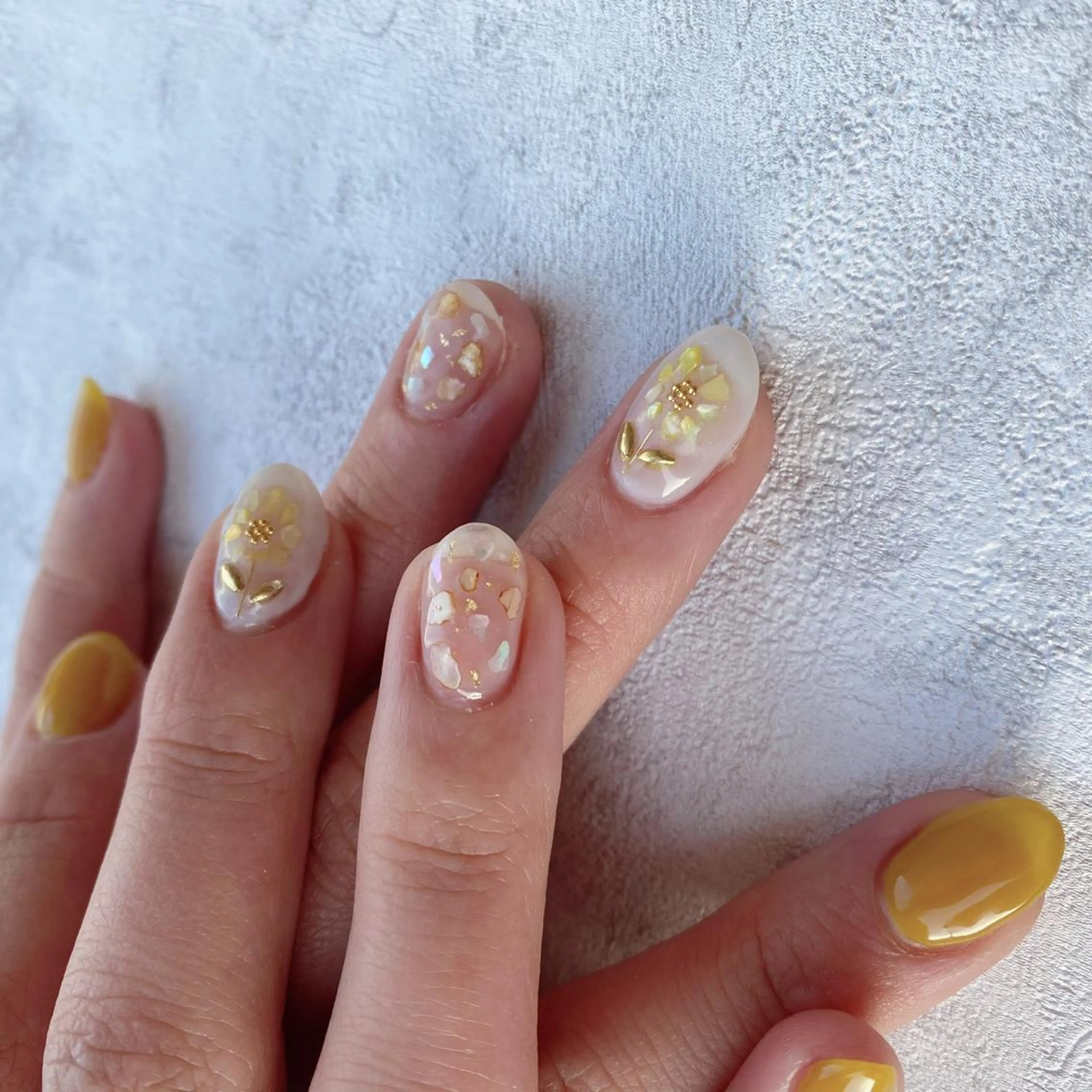 ネイル アートネイル 春ネイル 黄色 mimin. by felimoのネイルデザイン