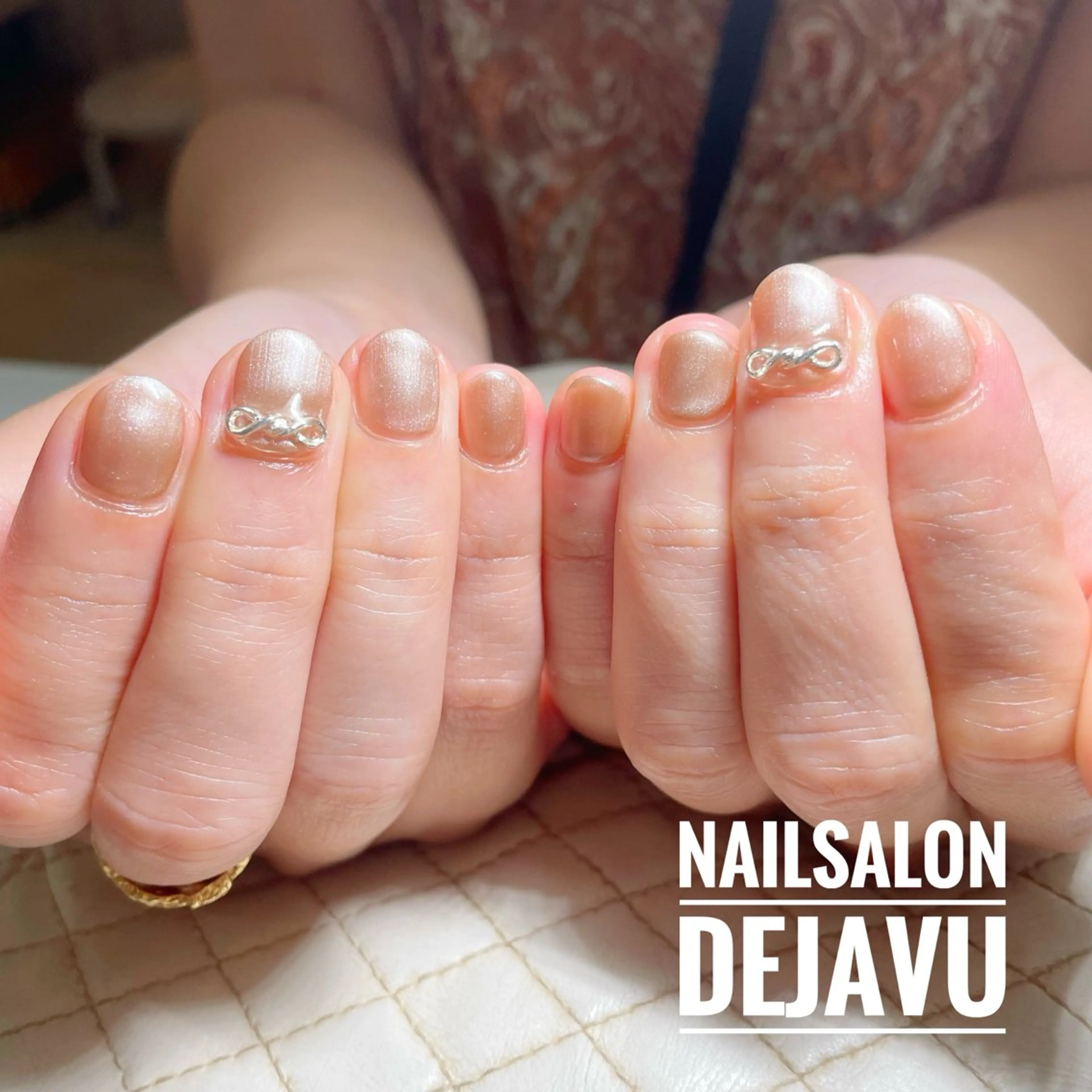 ネイル ワンカラーネイル ストーンネイル ハンドネイル Nailsalon Dejavuのネイルデザイン