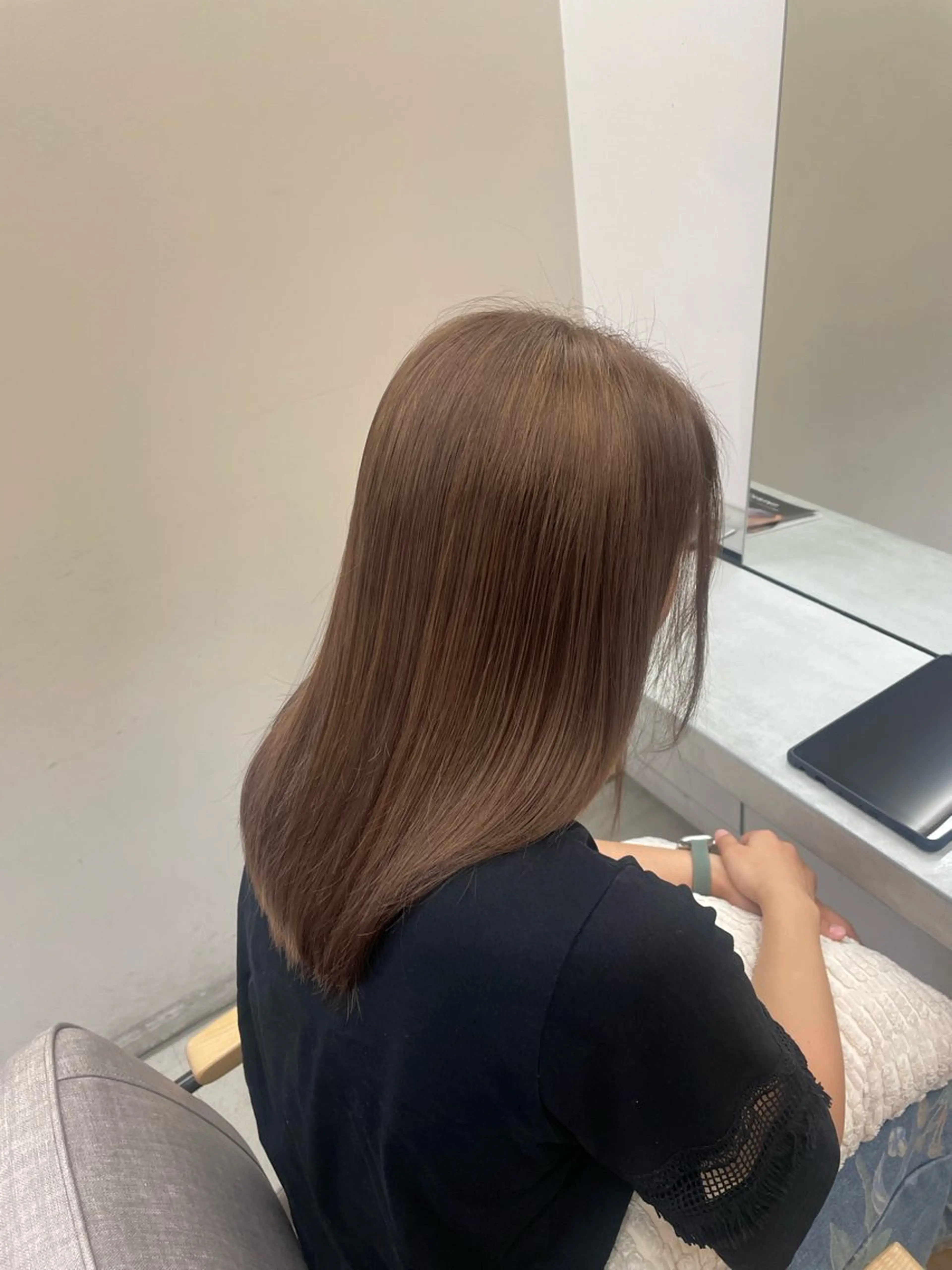 カラー ブリーチ 透明感カラー 宮本 茉衣子のヘアスタイル