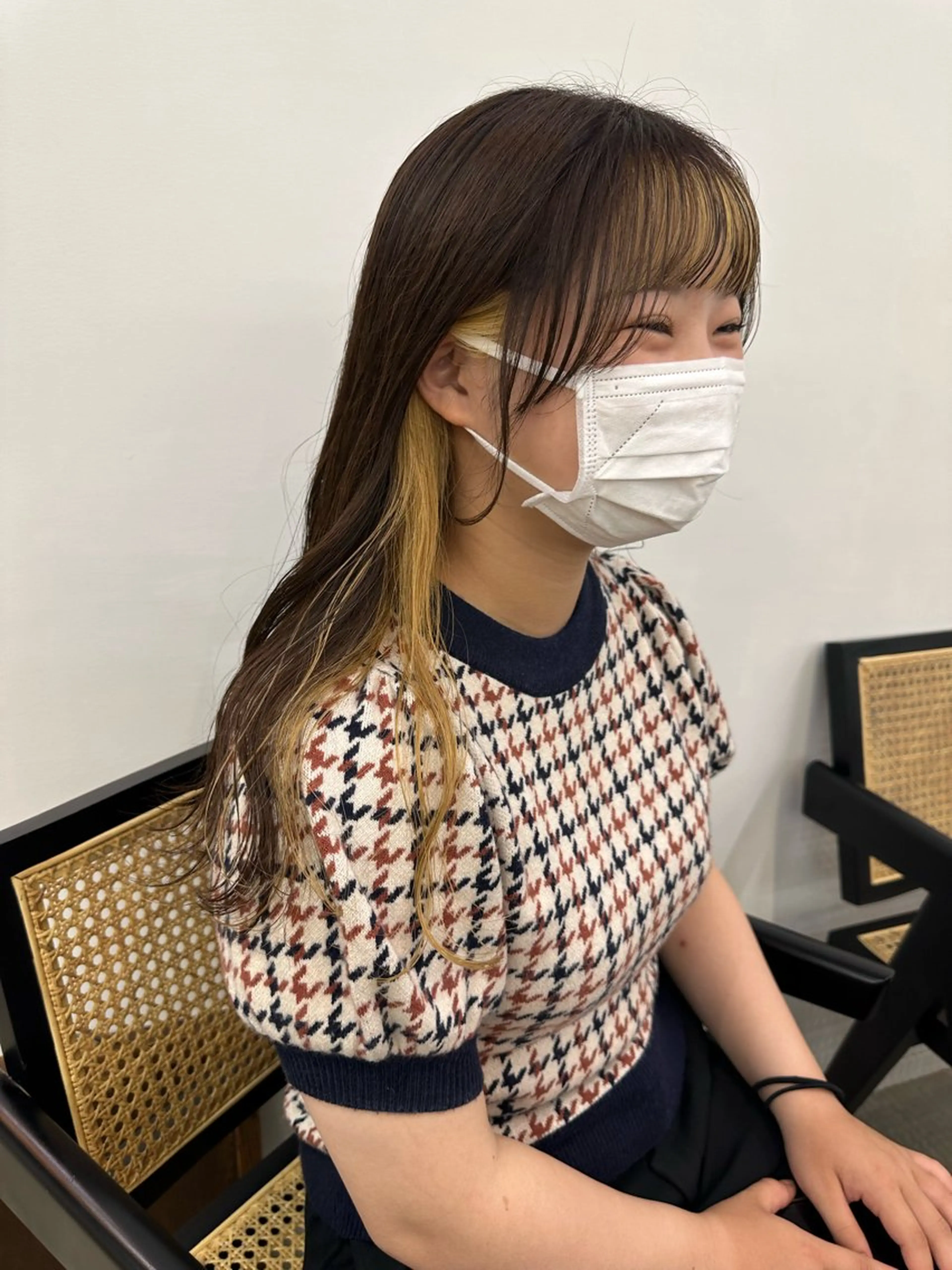 ロング カラー 抜きっぱなしブロンド インナーカラー さとう あやかのヘアスタイル