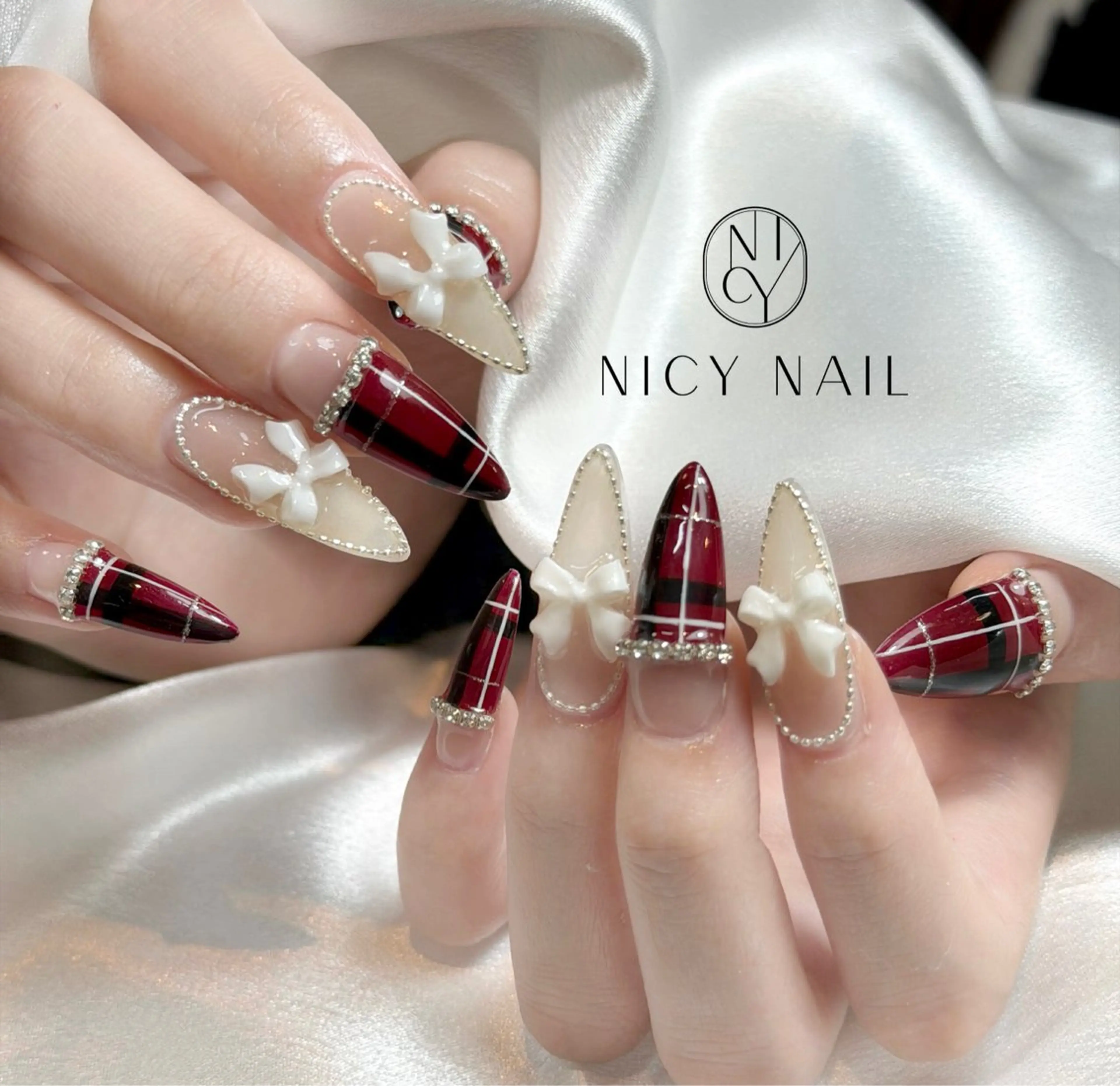 ネイル アートネイル オーロラネイル ブルー チークネイル フットネイル ハンドネイル Anna_ Nicy Nailのネイルデザイン