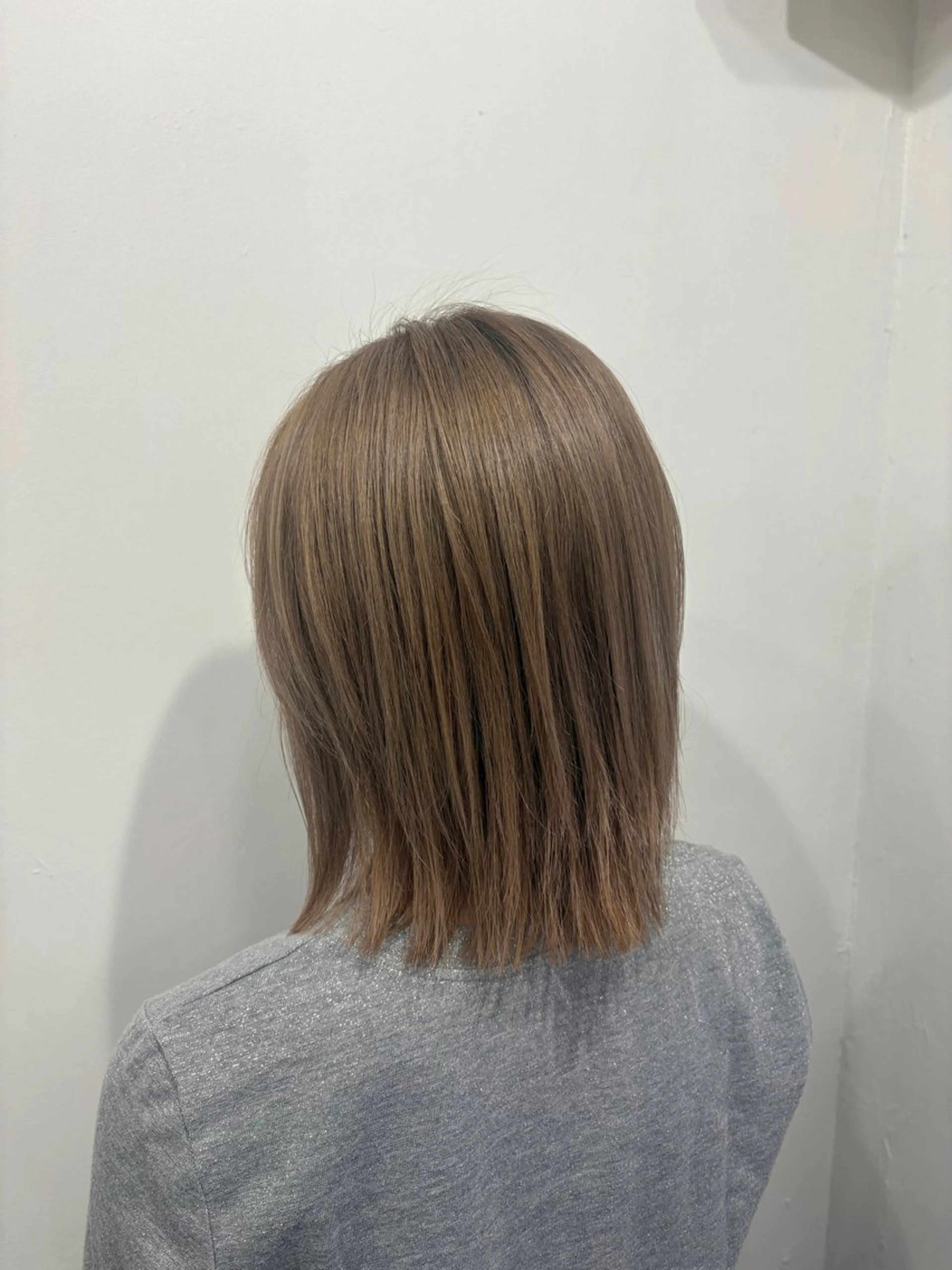 カラー ベージュカラー ブリーチ ミルクティーベージュ 京都駅/透明感カラー 🖤sakiのヘアスタイル