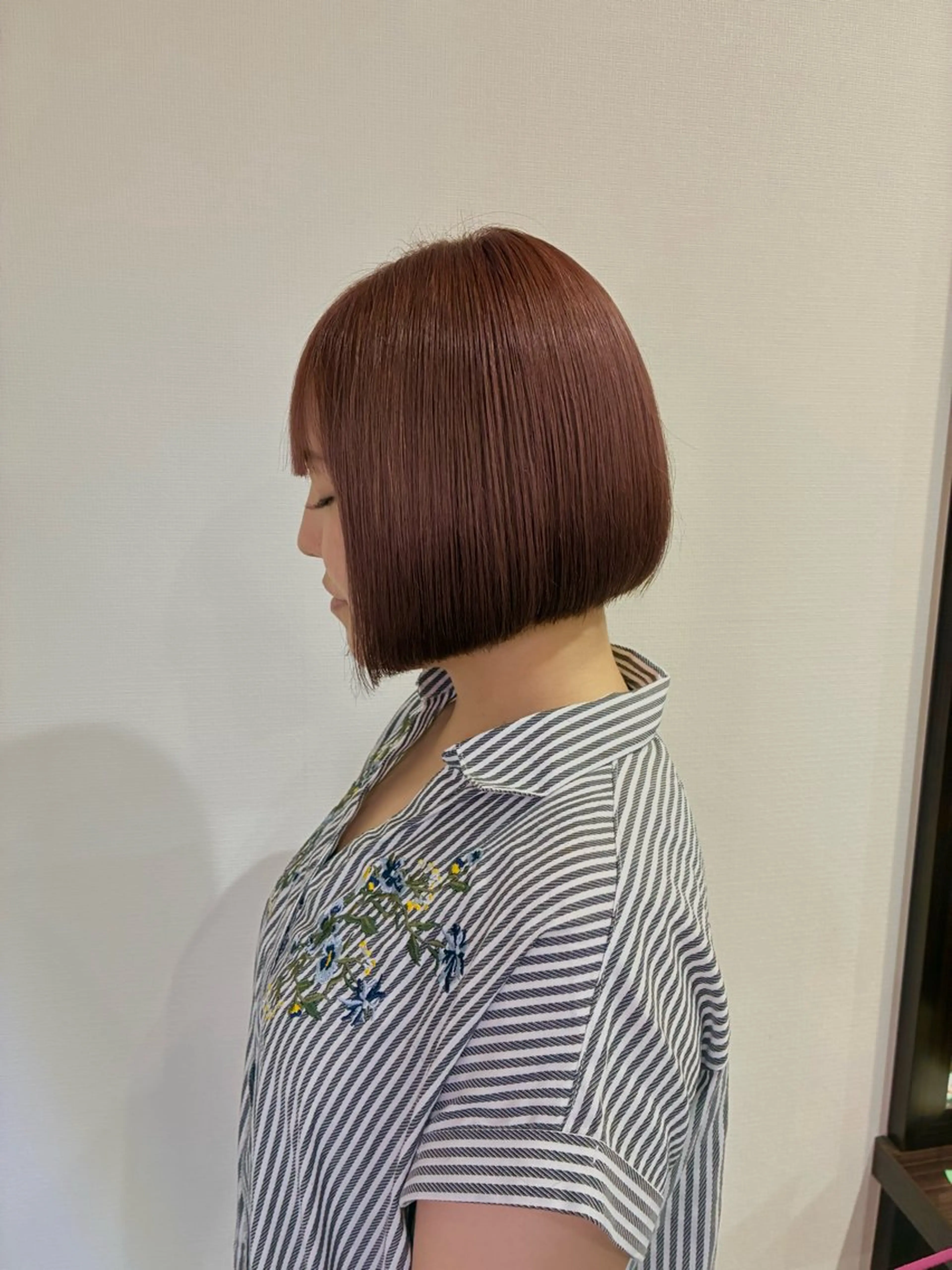 カラー ベージュカラー ピンクカラー ピンクベージュ ボブ ヘアカラー 🐺YuTo🐺レイ ヤー/ハイトーンのヘアスタイル