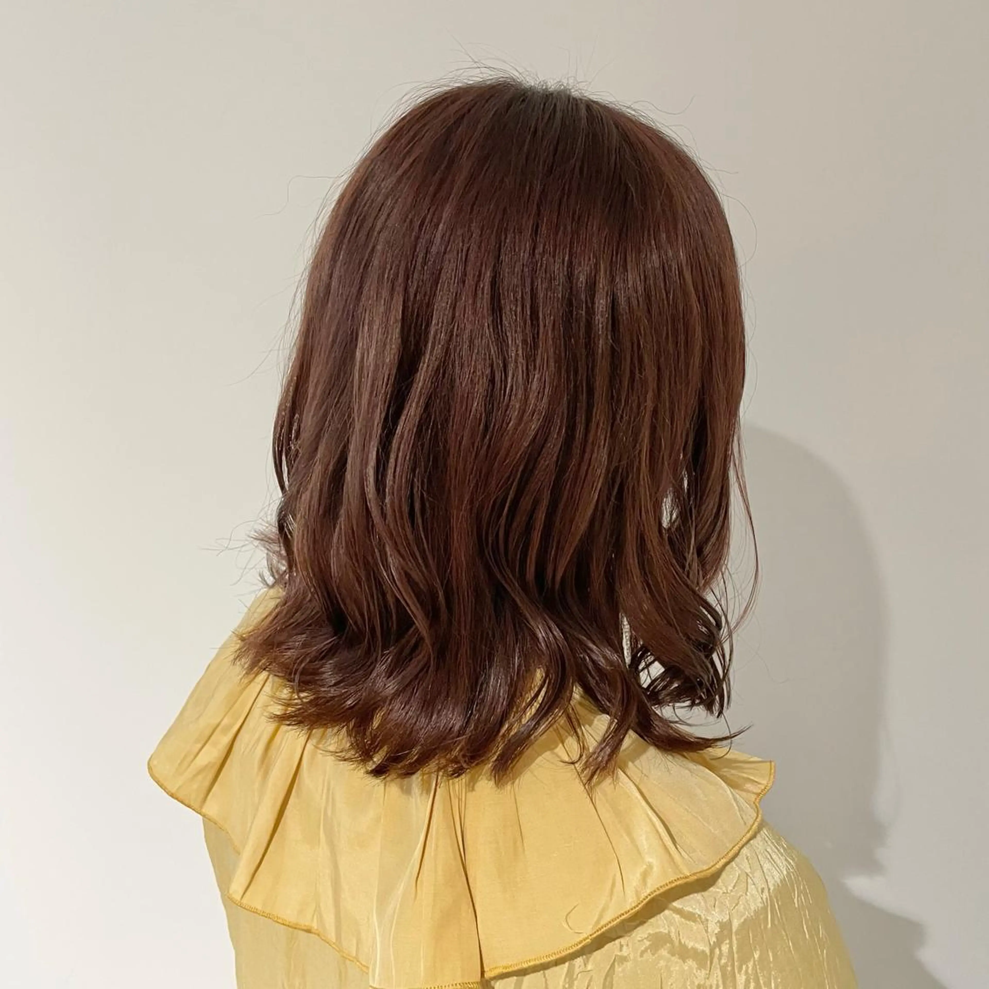 ミディアム 山内 愛可のヘアスタイル