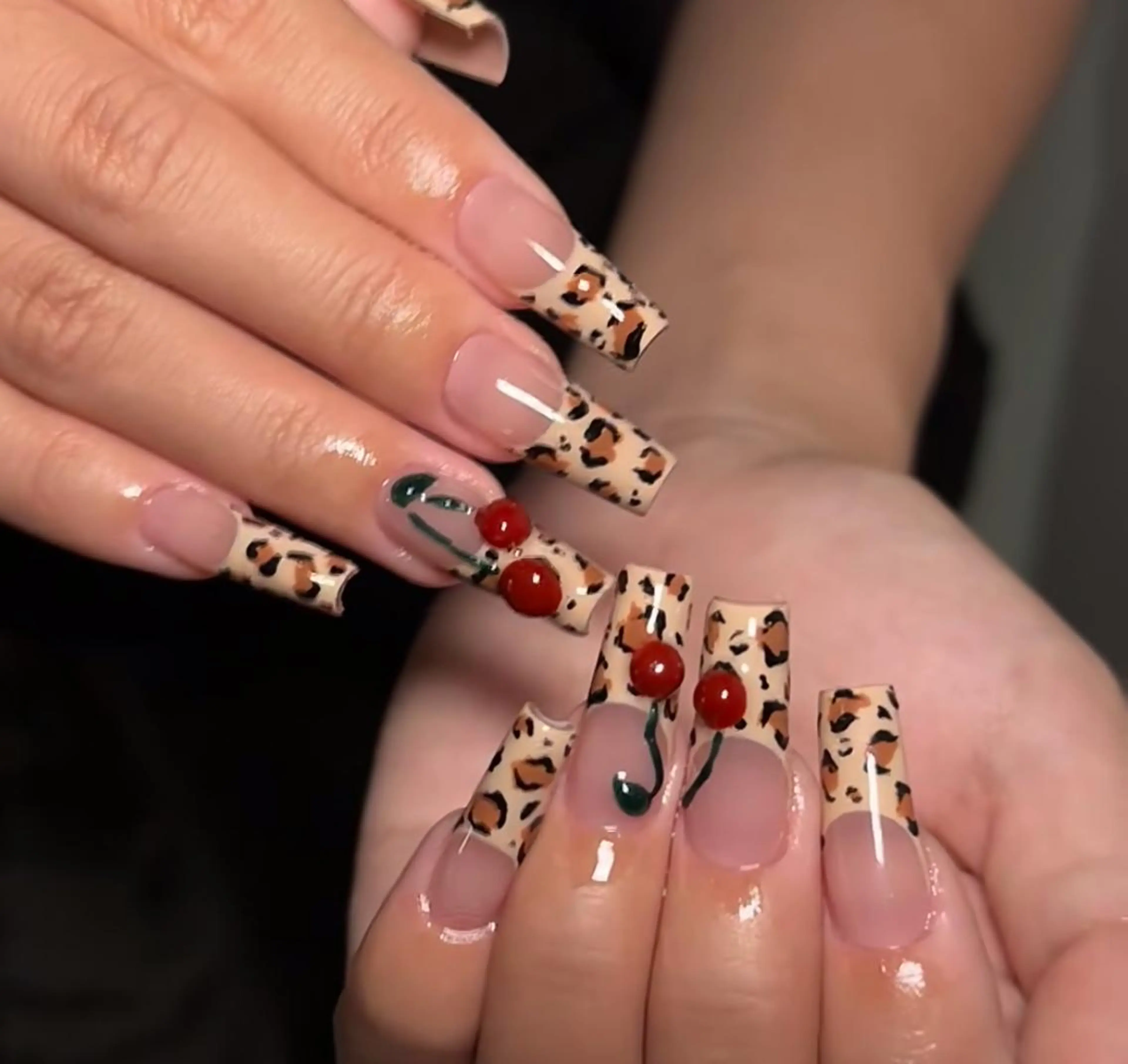 ネイル ハンドネイル ハンドケア 🍑 momo_nailのネイルデザイン