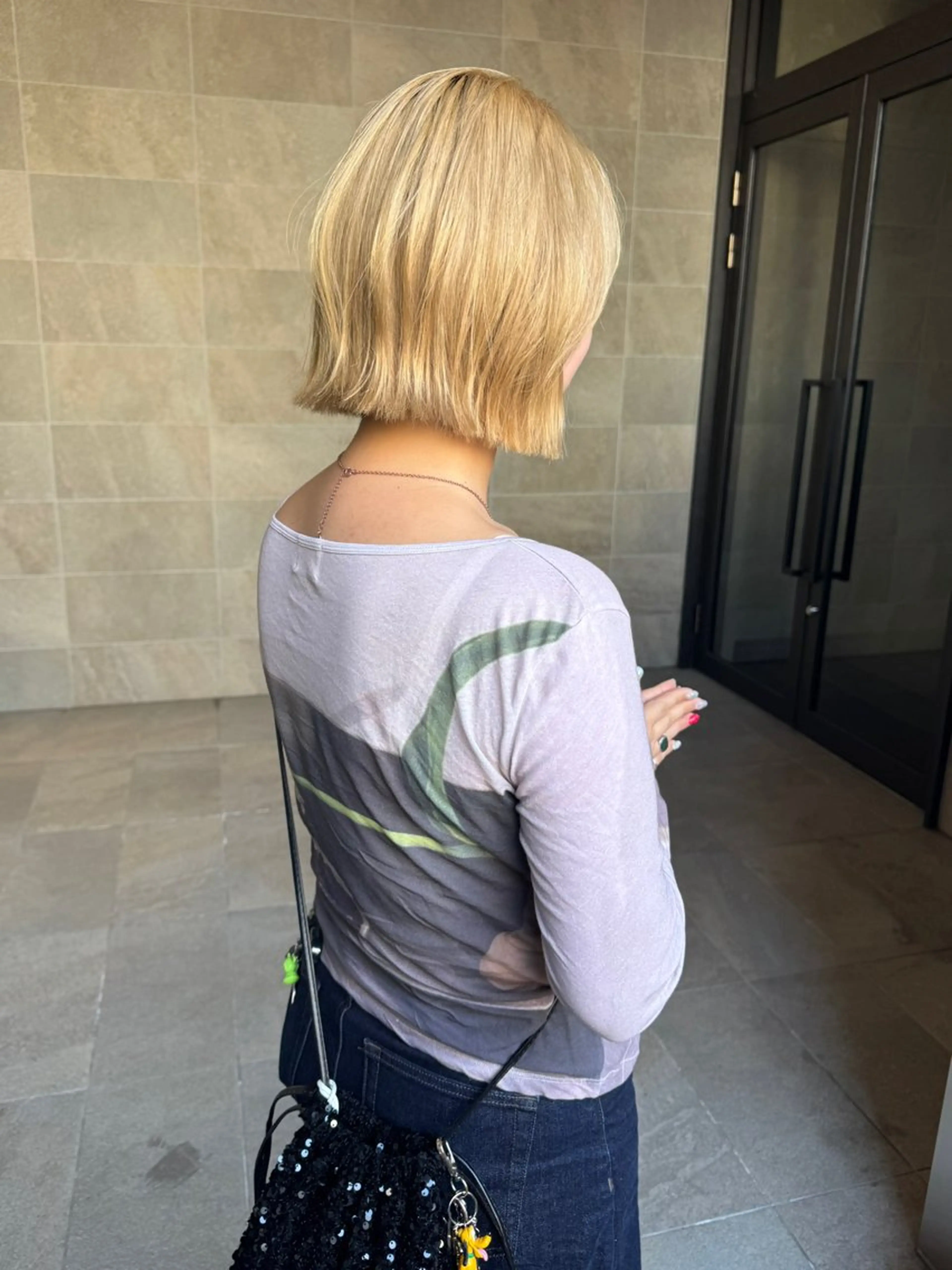 ミディアム 切りっぱなしボブ ボブ カット 杉浦 花衣のヘアスタイル