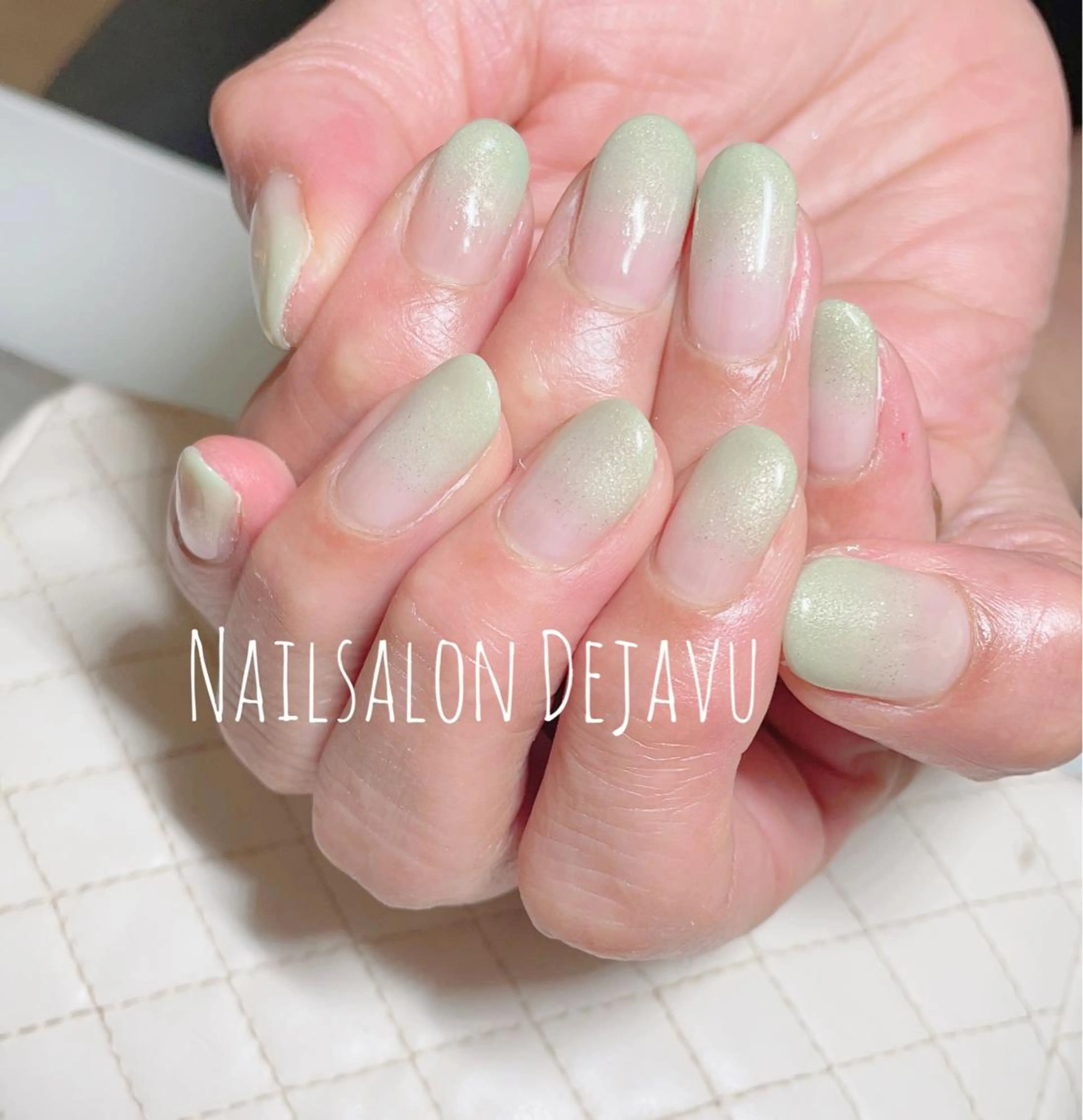 ネイル アートネイル グラデーション シンプルネイル ハンドネイル Nail salon Dejavu 🌿のネイルデザイン