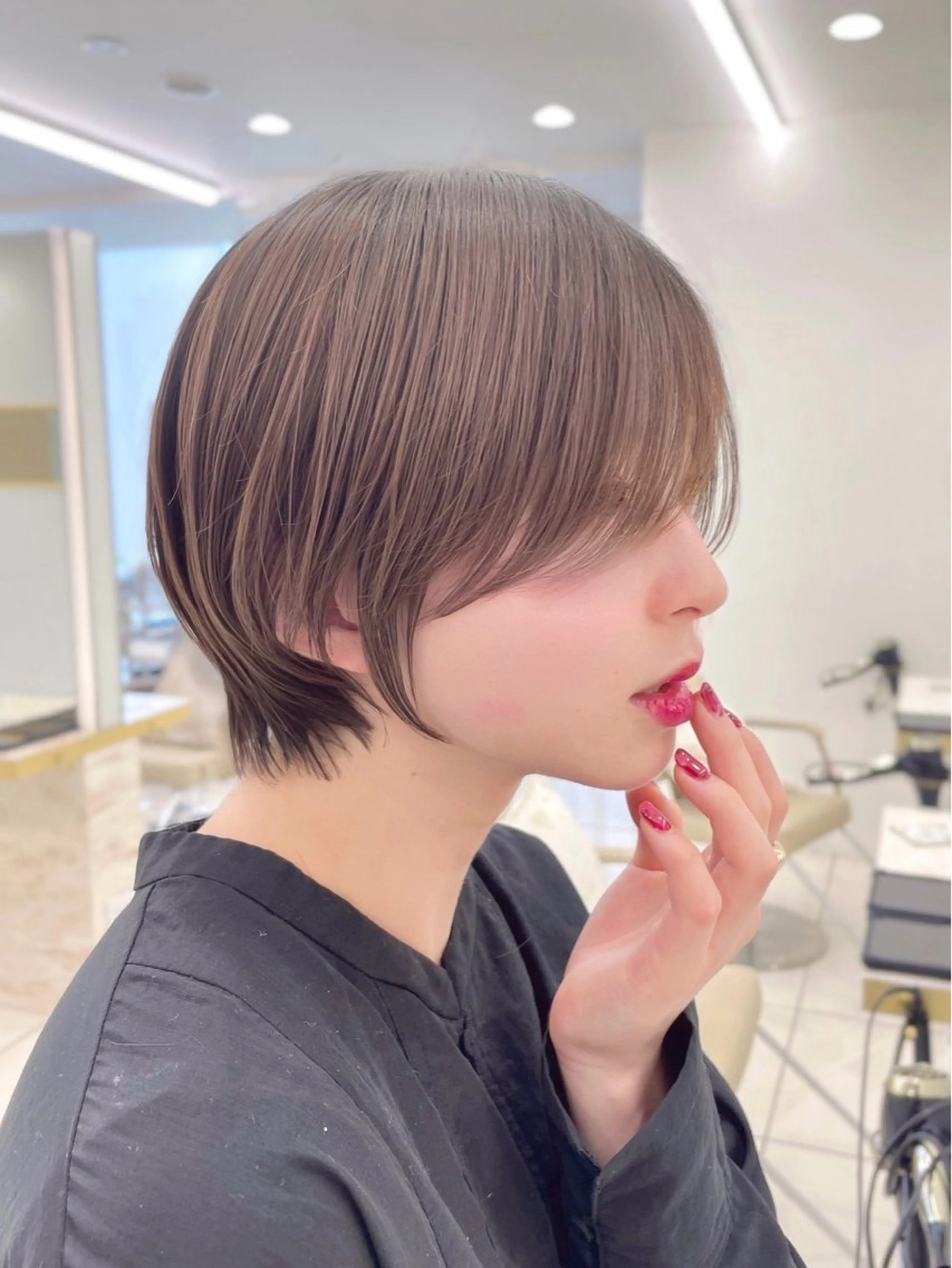 ショート ami 大人モテ/レイヤーのヘアスタイル