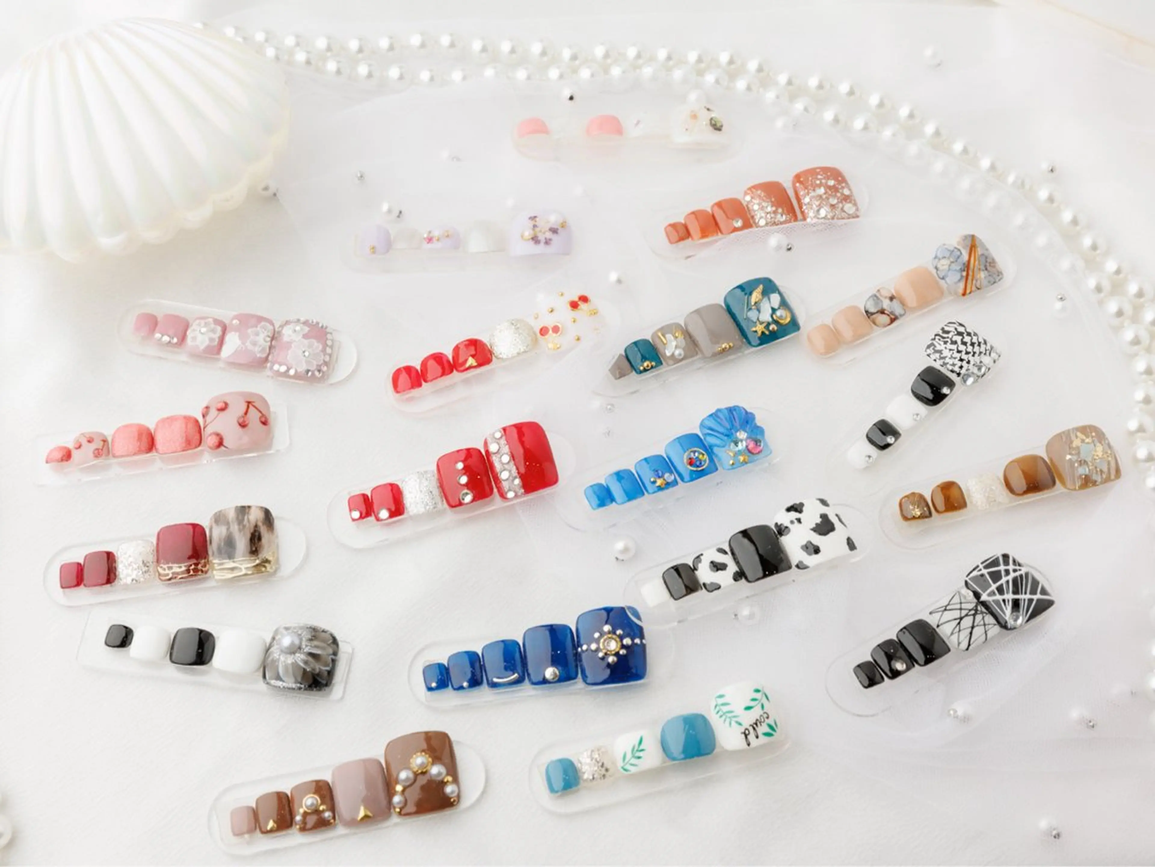 ネイル チークネイル 長さ出し ジェルネイル マグネットネイル 持ち込み フットネイル Lucky nail  小林和希のネイルデザイン