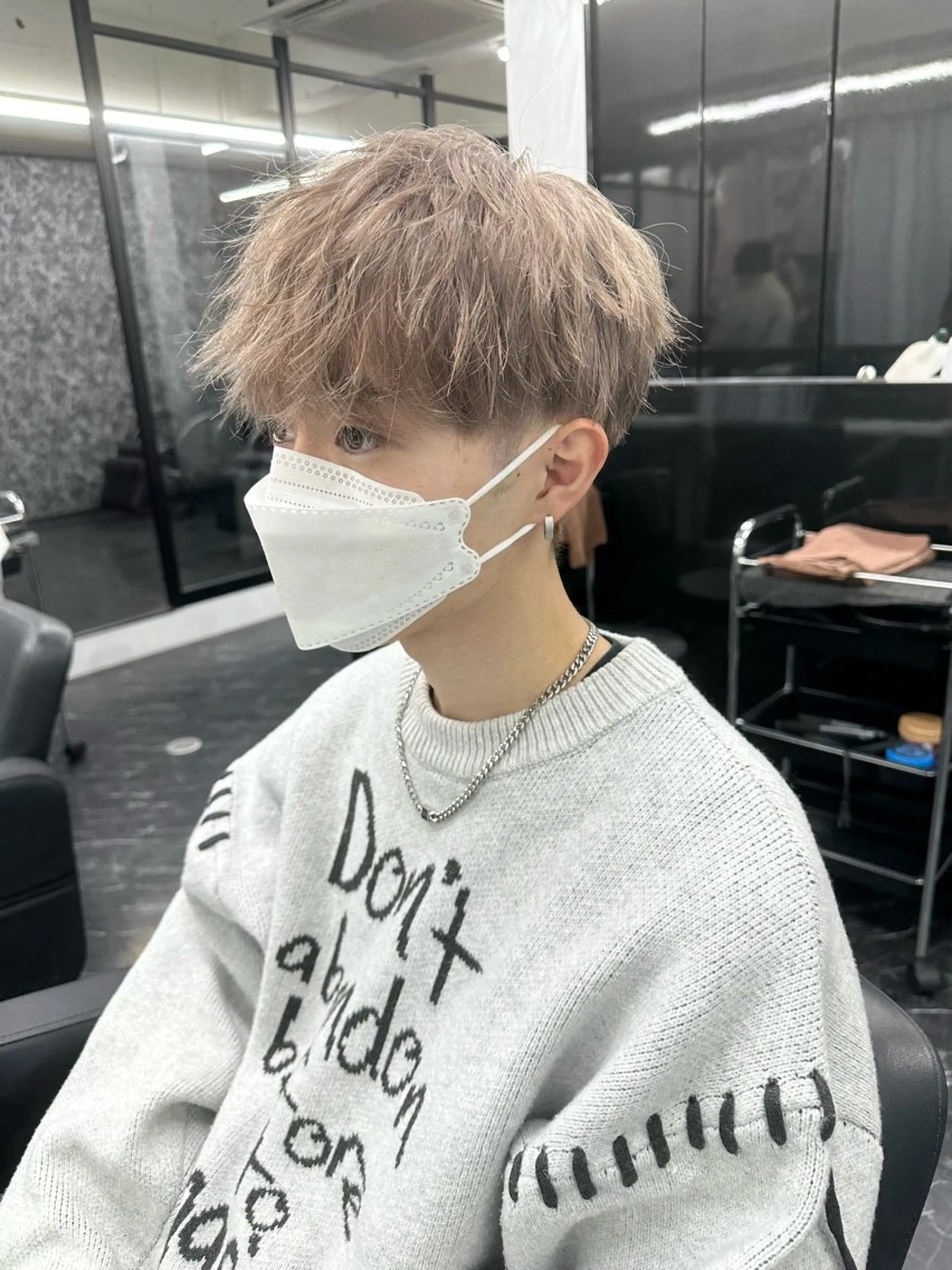 ショート カラー メンズ メンズハイトーン ハイトーンカラー ヘアカラー トリートメント ミルボンAujua認定サロン Ria OSAKA 梅田所属・メンズ特化/ マンツーマン/Ryuのヘアスタイル