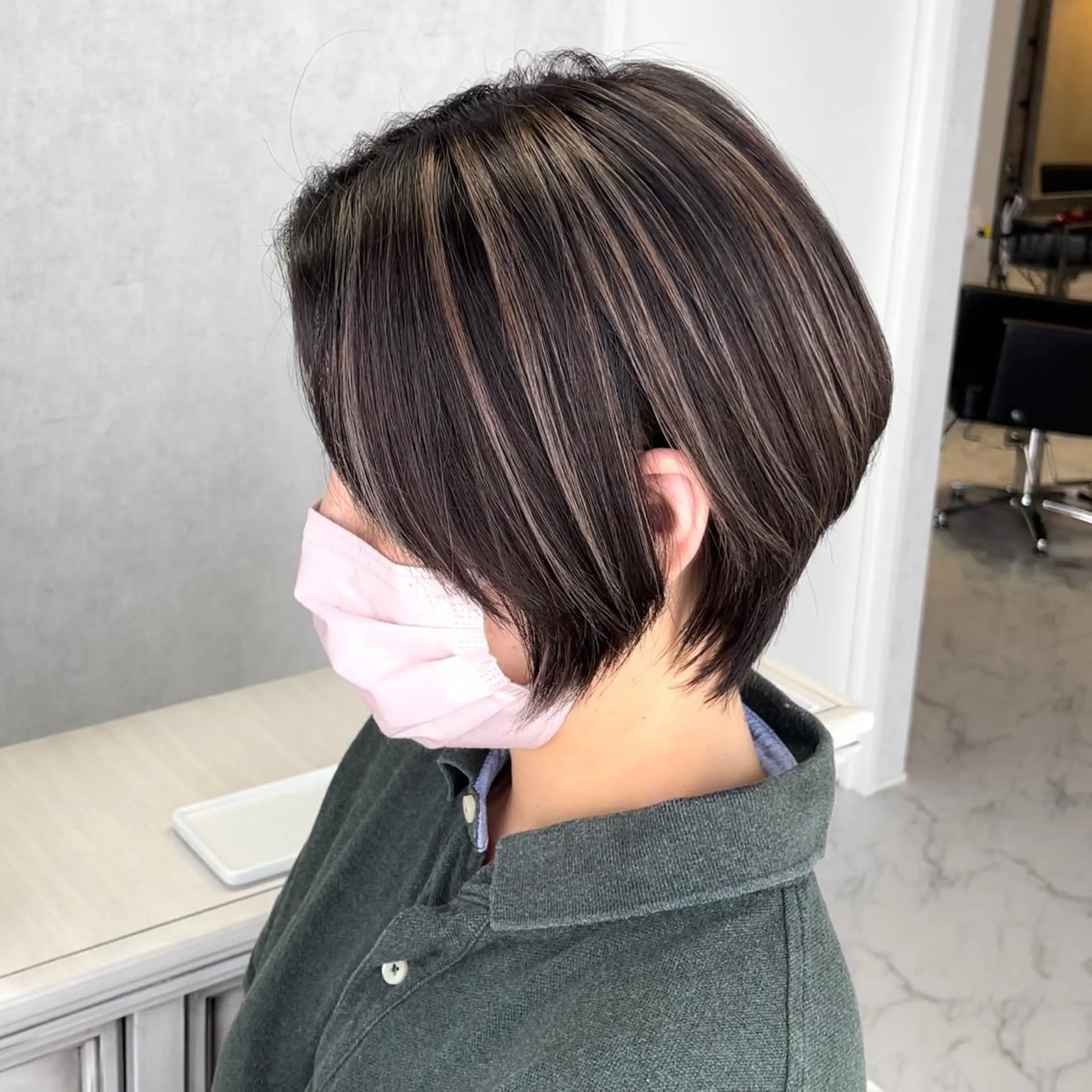 ショート カラー ヘアアレンジ バレイヤージュ デザインカラー ハイライトカラー 外国人風カラー ハイライト カット ヘアカラー トリートメント アンドウ ユウ/ レイヤーカット/韓国のヘアスタイル