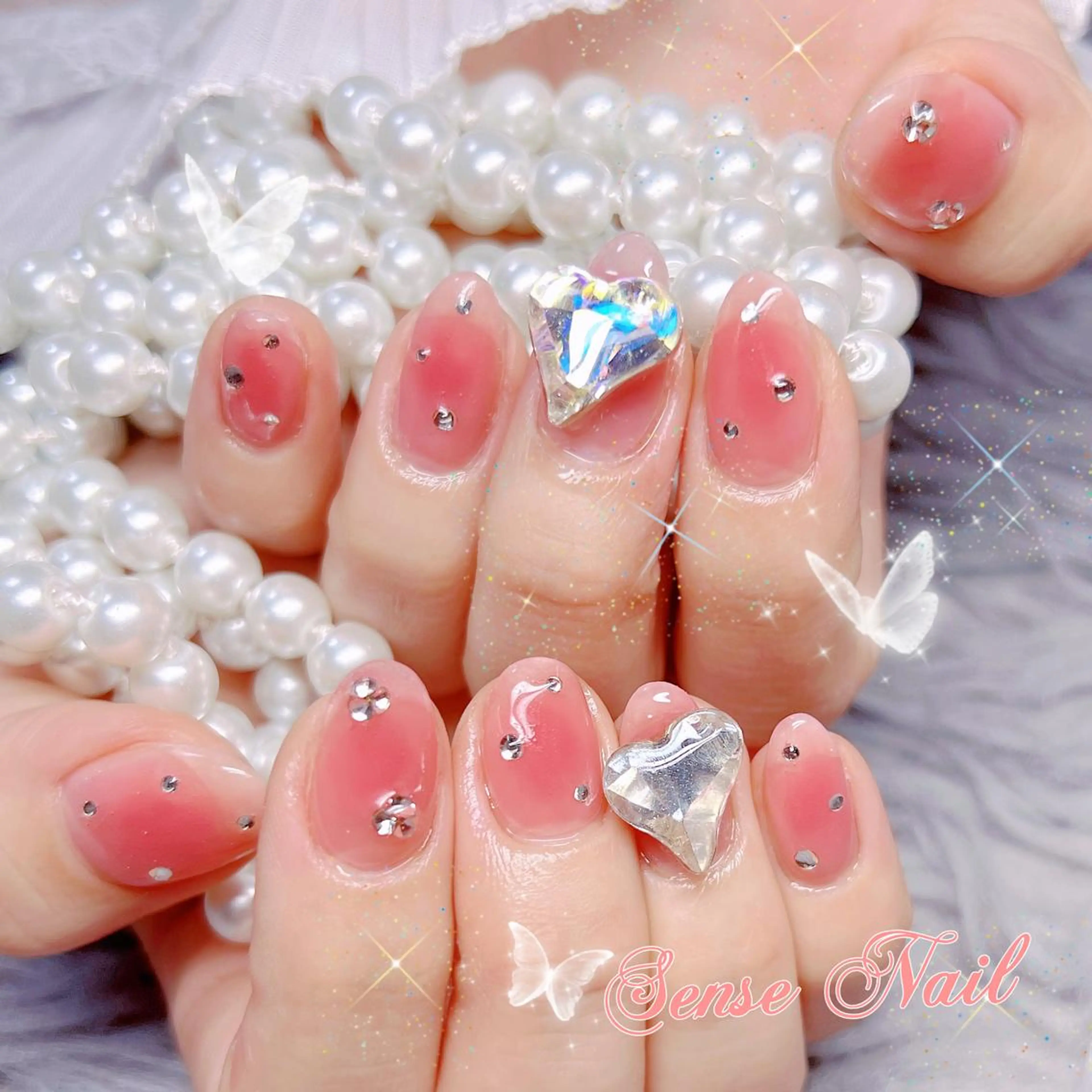 ネイル Queening 🦋のネイルデザイン