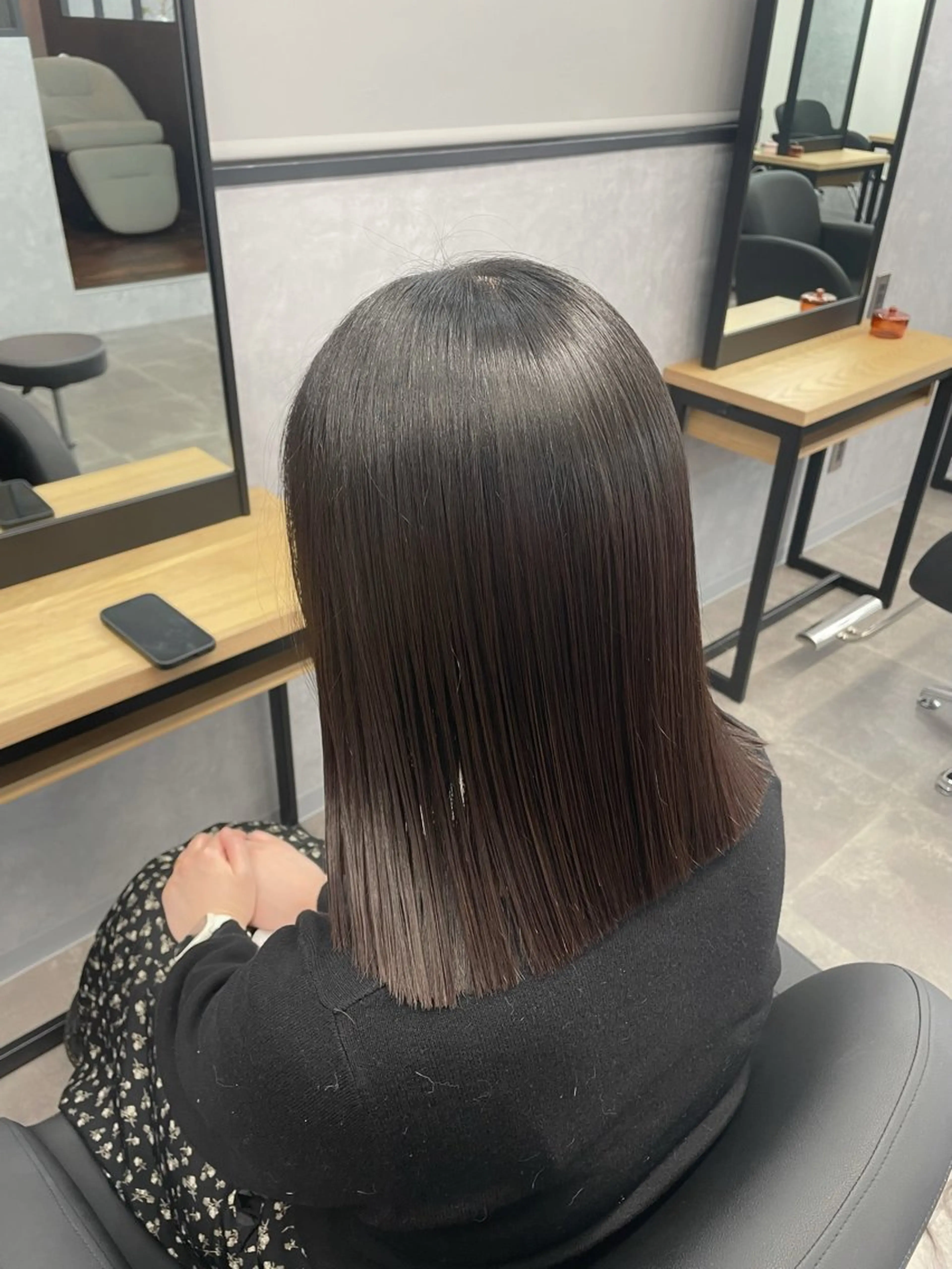 ミディアム 切りっぱなしロブ 縮毛矯正 🪡 KIMU🪡🎀のヘアスタイル