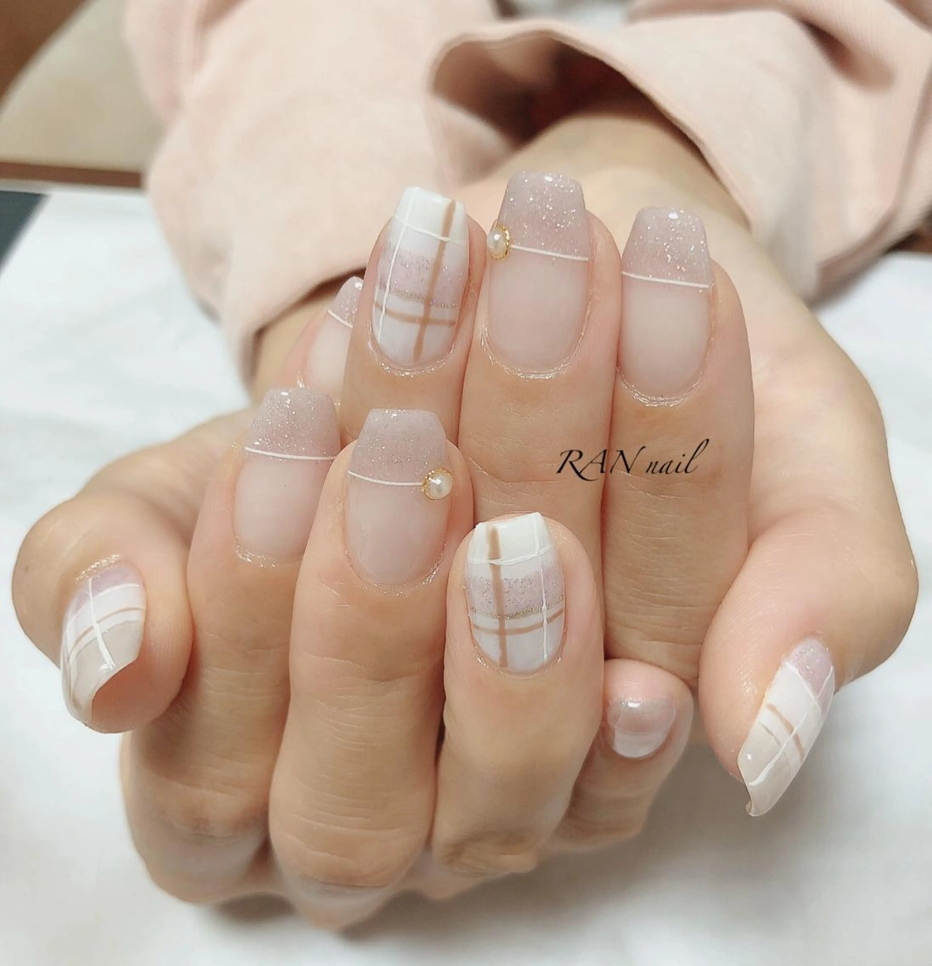 ネイル フットネイル フレンチネイル キラキラネイル オフィスネイル 冬ネイル ハンドネイル フットネイル RAN nailのネイルデザイン