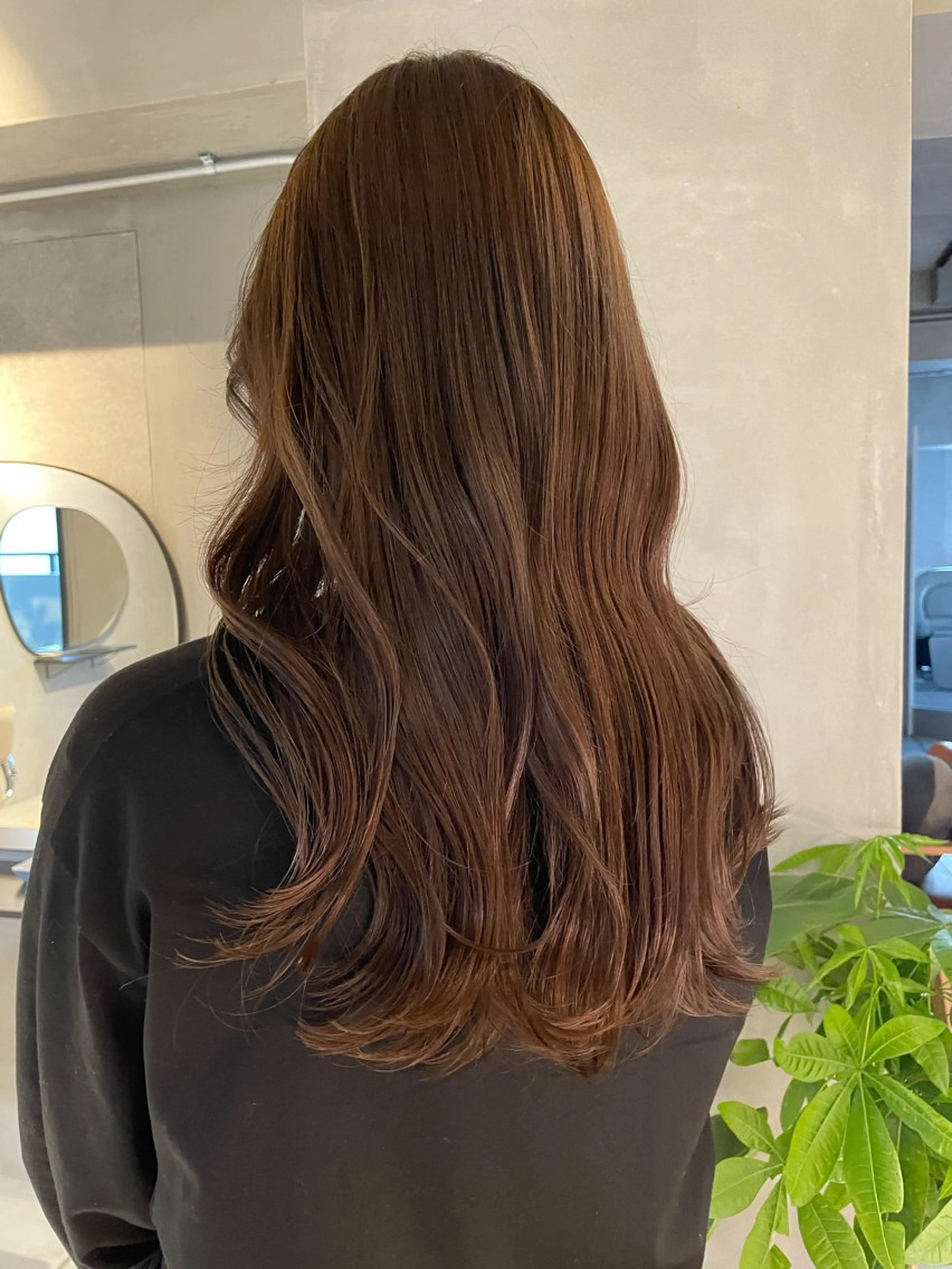 ロング カラー ベージュカラー ブラウンカラー イズミ ナナコのヘアスタイル