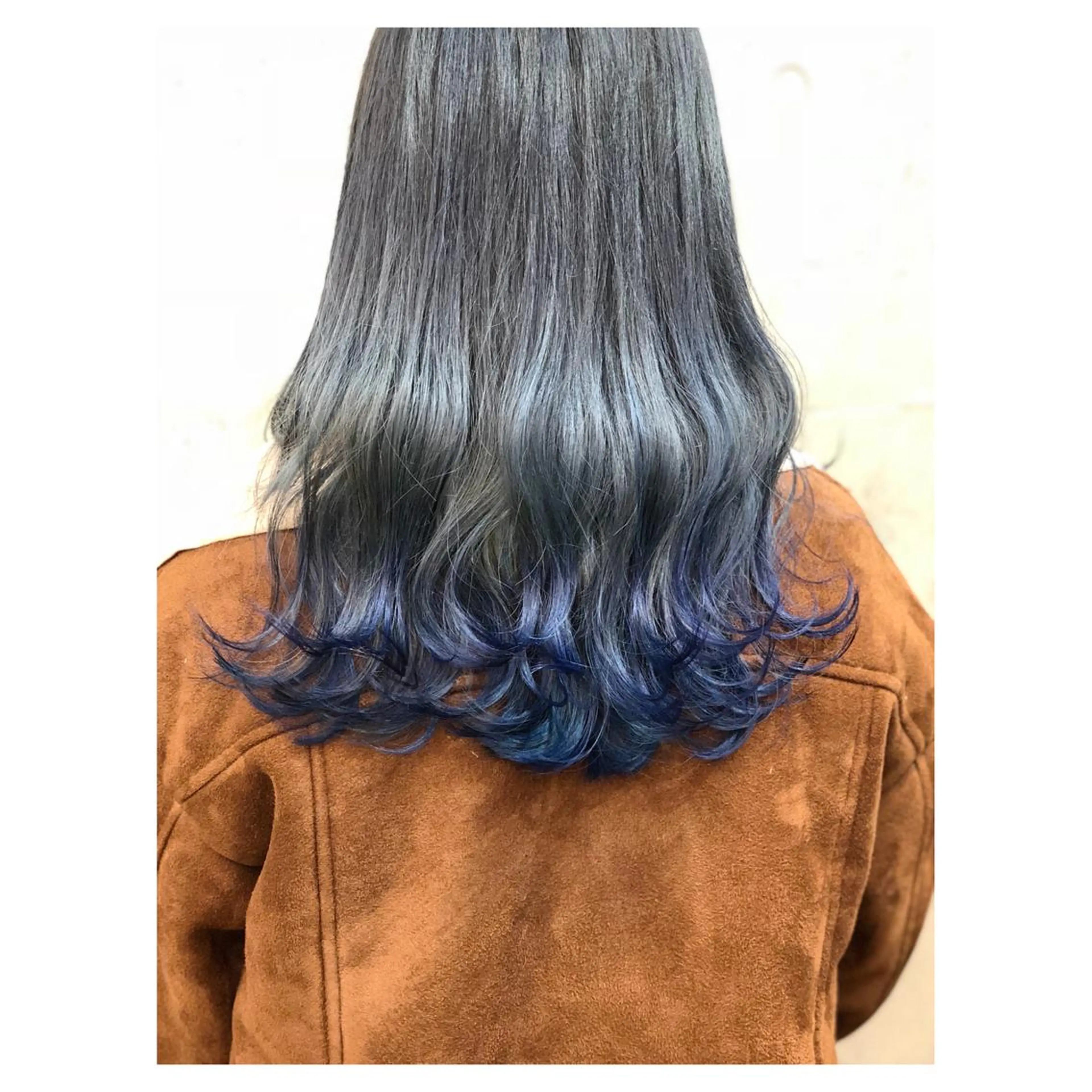 セミロング カラー ブルーカラー ブルージュ グラデーションカラー カット ヘアカラー トリートメント ヘアセット センスをお届けします 大谷将生infpのヘアスタイル