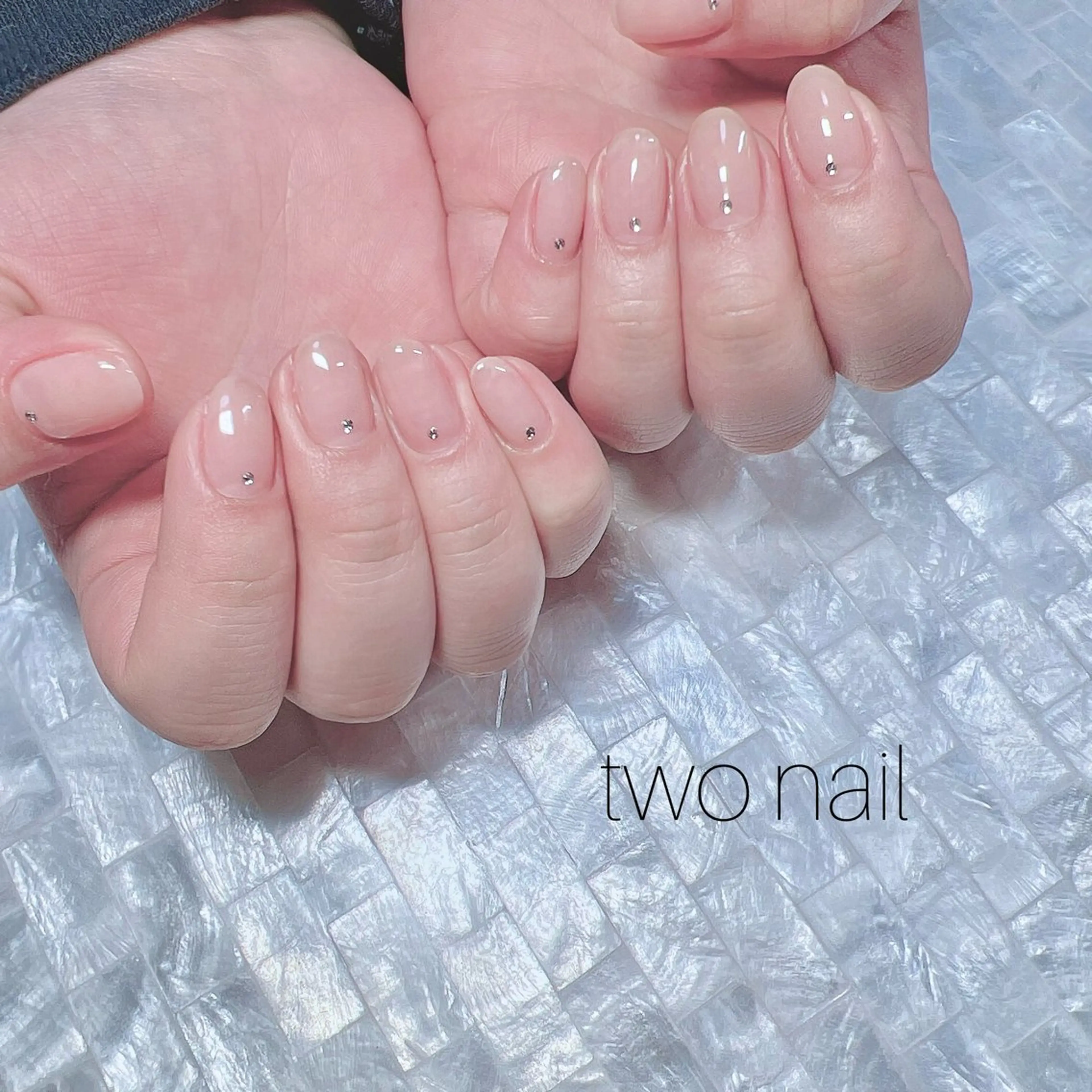 ネイル ブラウン ネイルチップ ホワイト ハンドネイル two nailのネイルデザイン