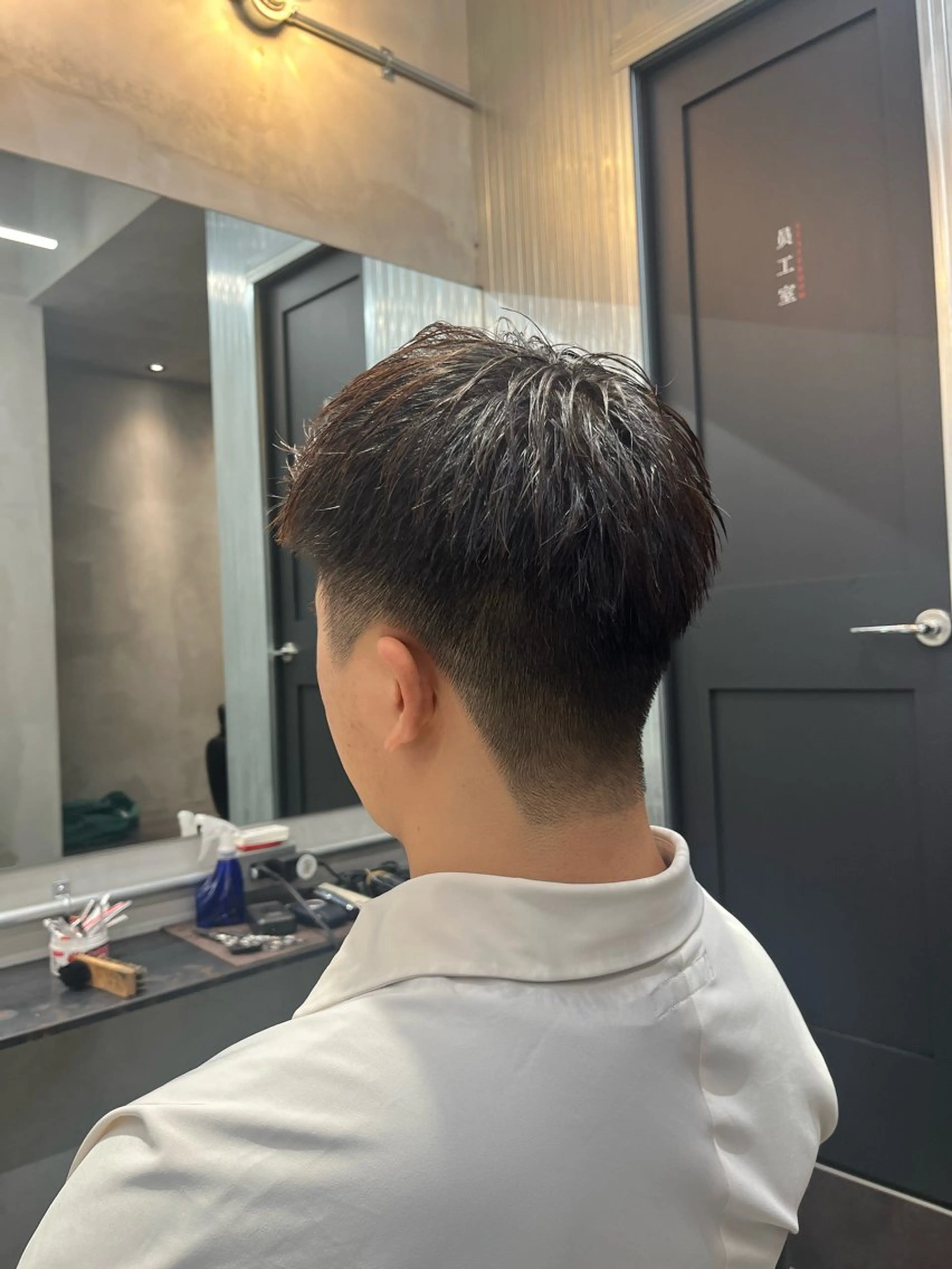 ショート ⚡メンズパーマフ ェードカットTomyのヘアスタイル