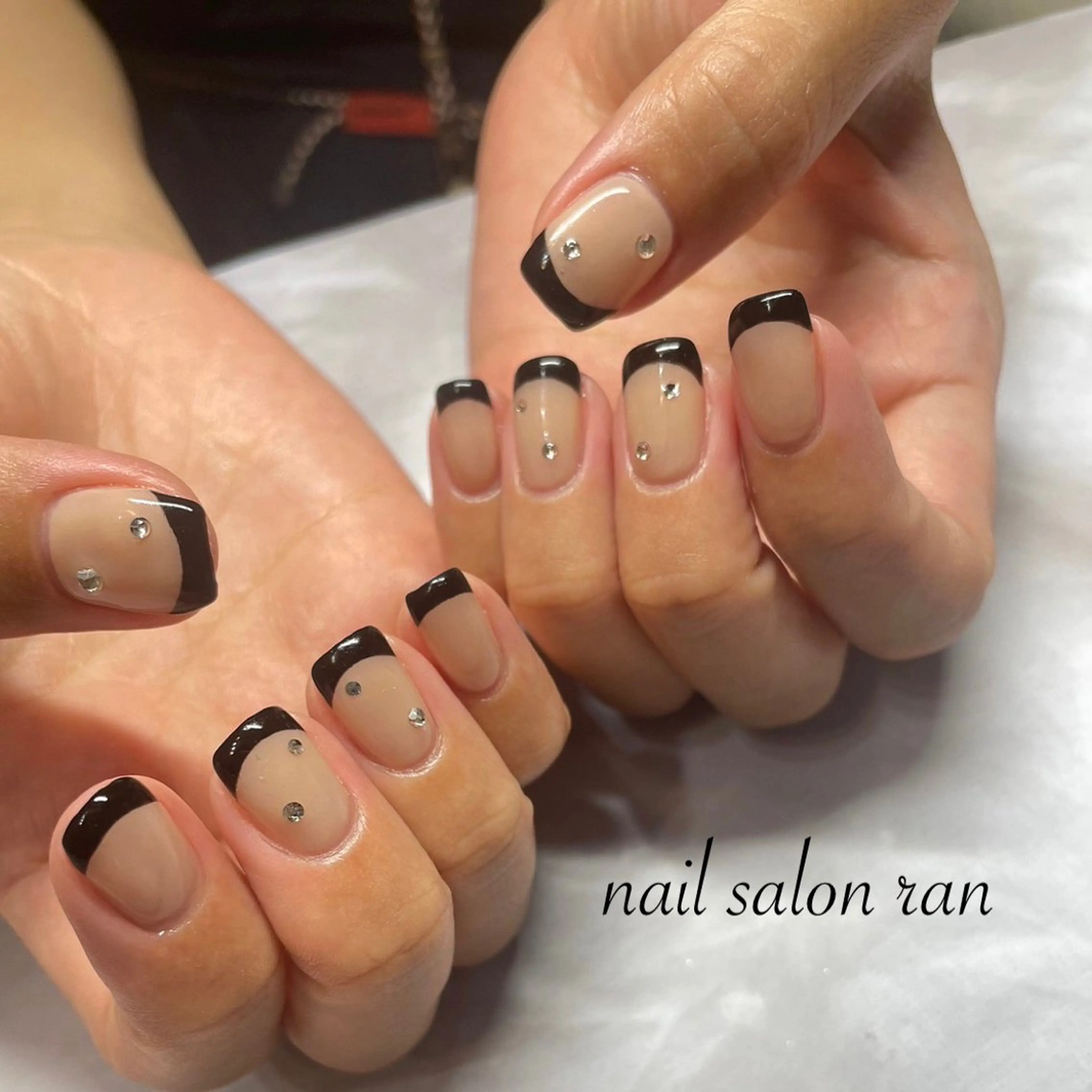 ネイル フレンチネイル キラキラネイル ストーンネイル ハンドネイル ハンドケア nailsalon ranのネイルデザイン