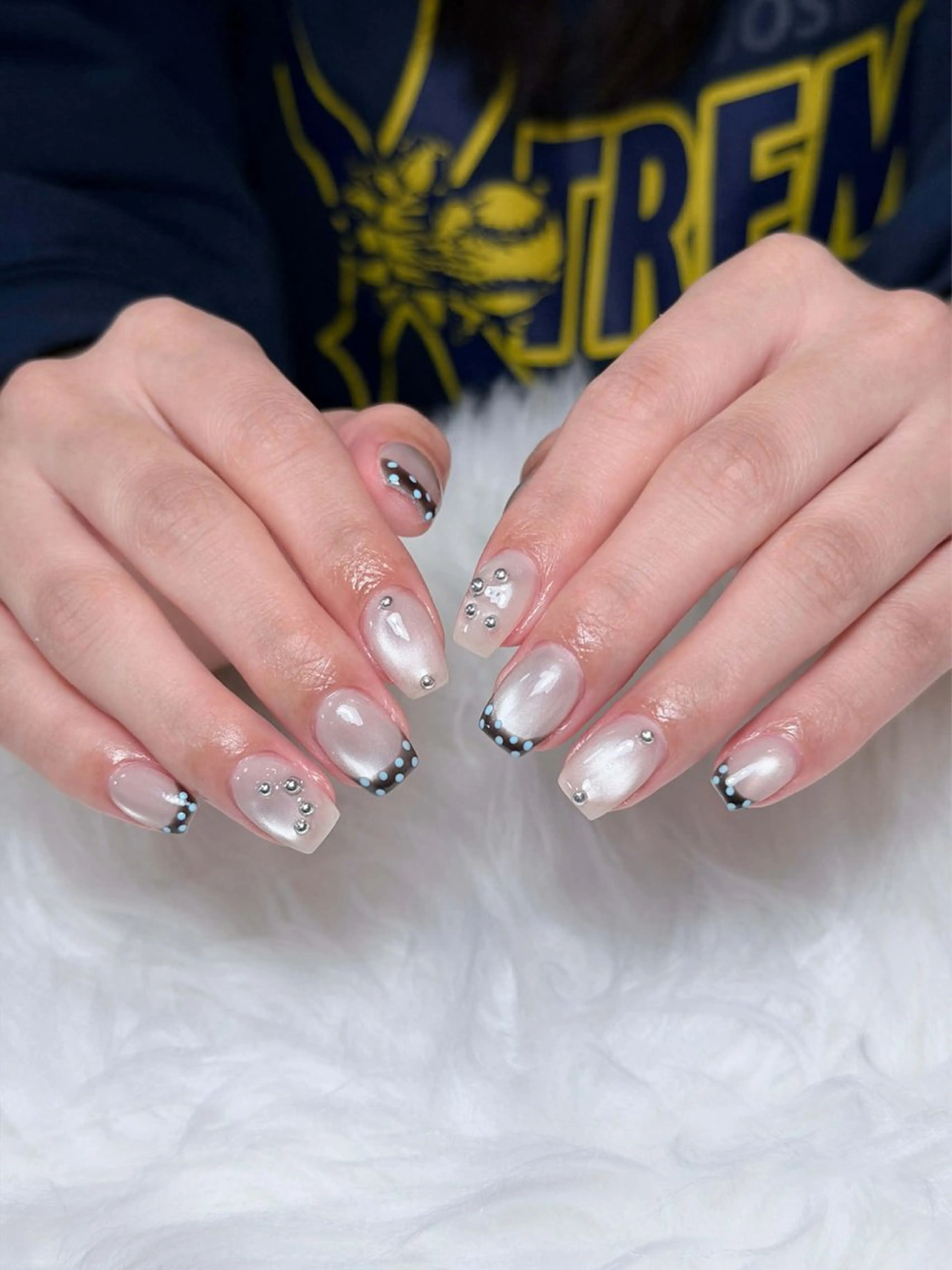 ネイル チークネイル ドット フレンチネイル グラデーション ハート ハンドネイル Julli NailStudioのネイルデザイン