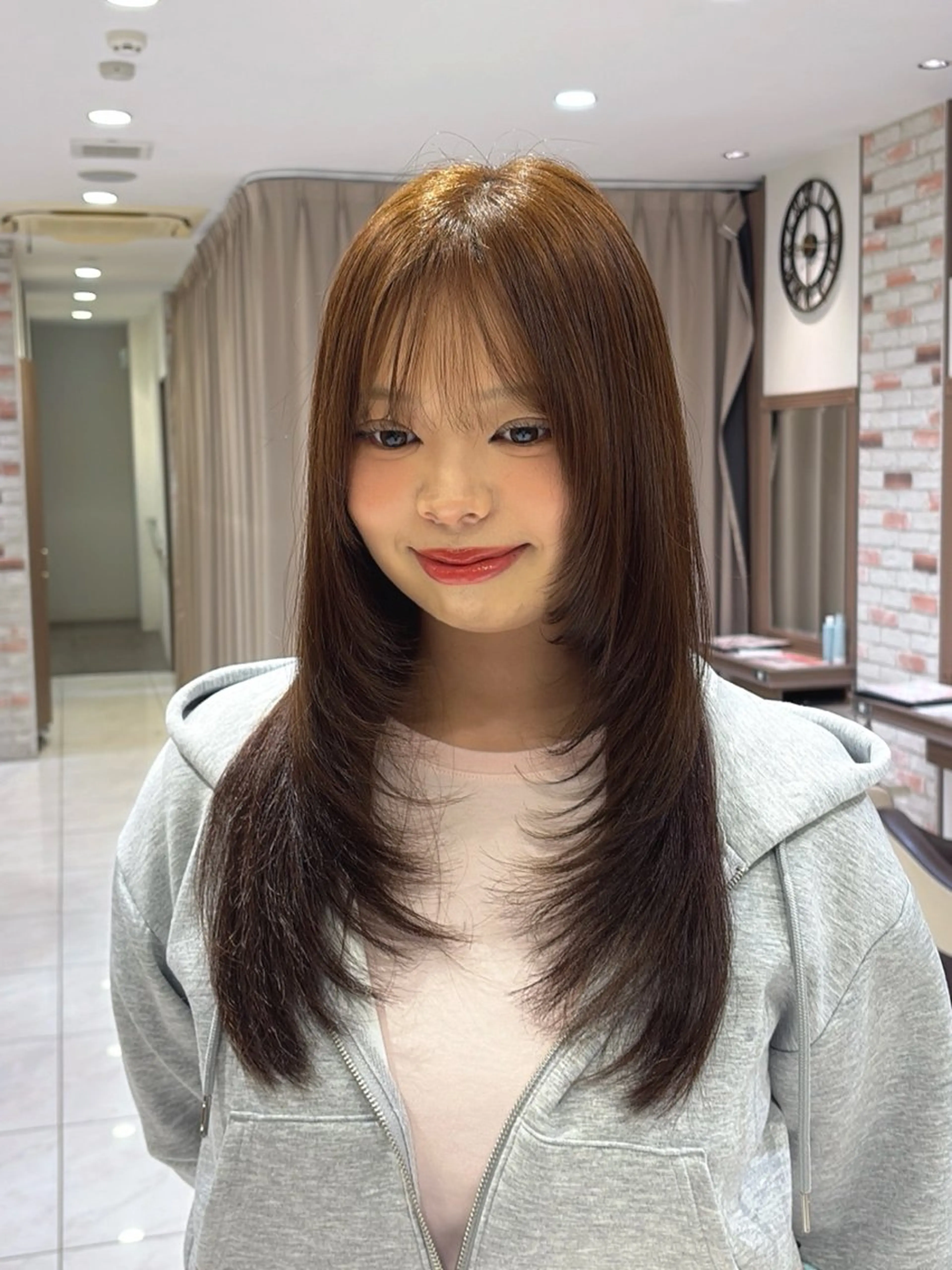 ロング カット ヘアカラー 🤍透明感カラー・ きらら🤍のヘアスタイル