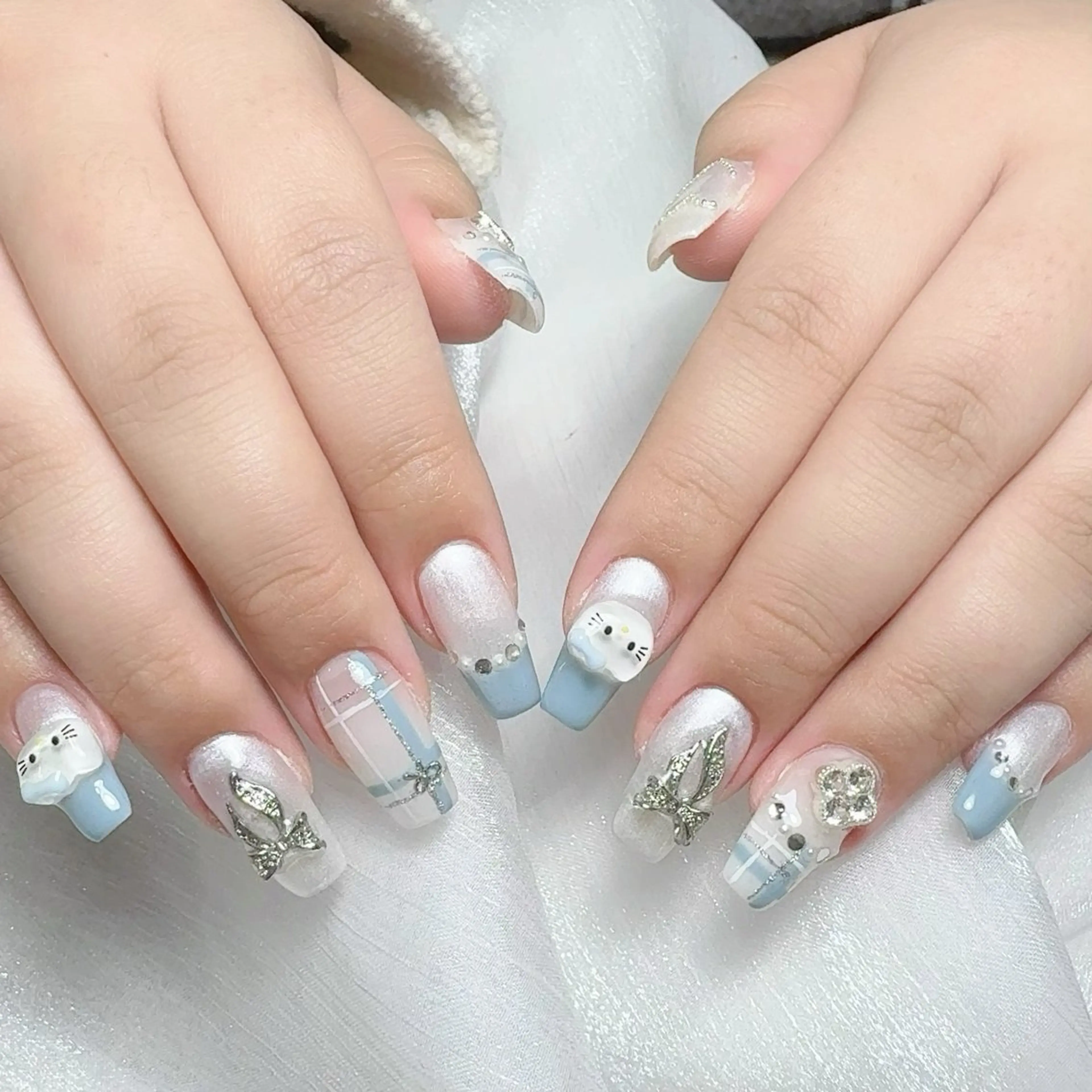 メンズ ネイル メンズ韓国風 アートネイル オーロラネイル ガーリー キラキラネイル ハンドネイル Nail salon 木にいるのネイルデザイン