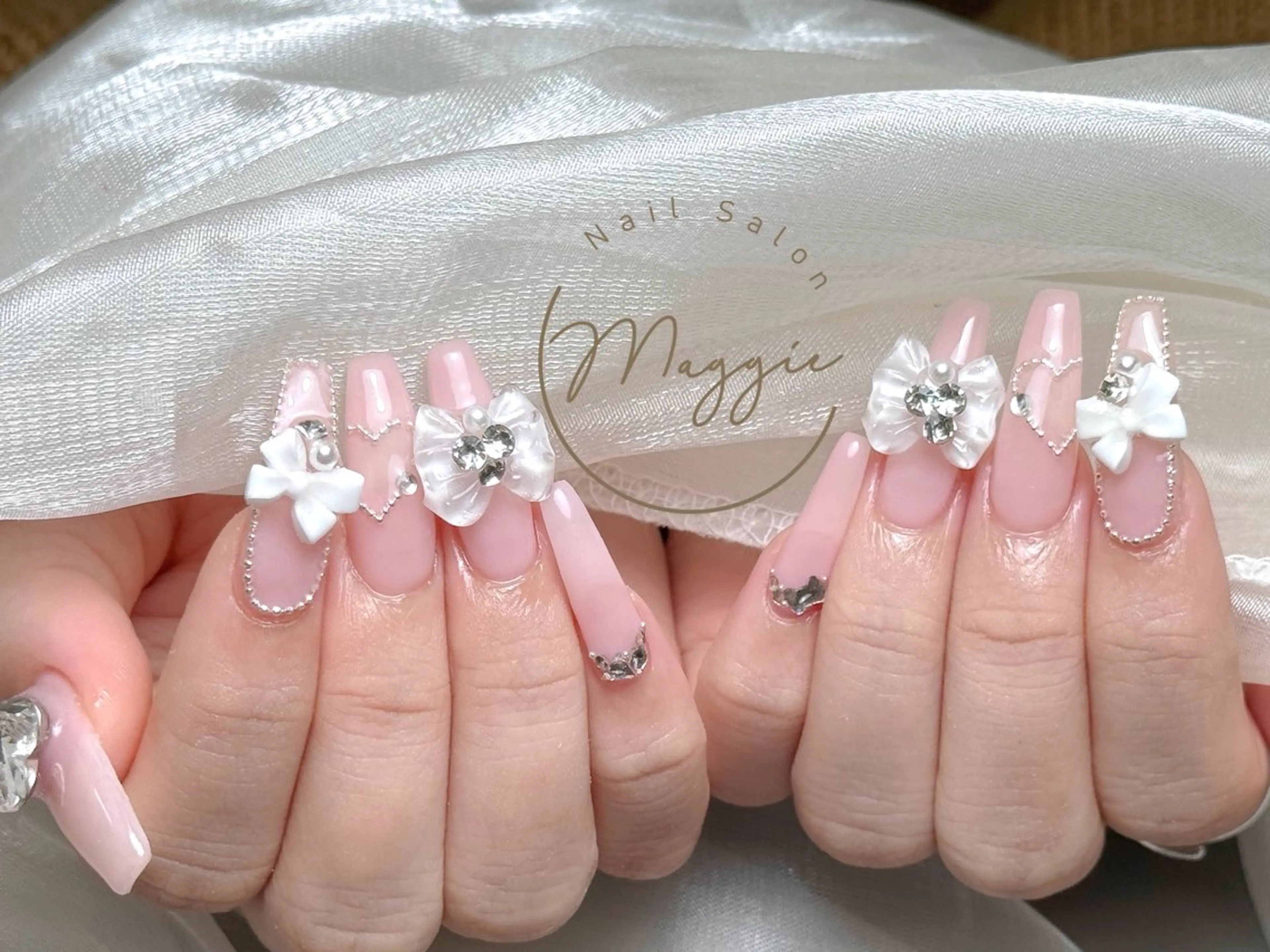 ネイル Maggie Nail🦩のネイルデザイン