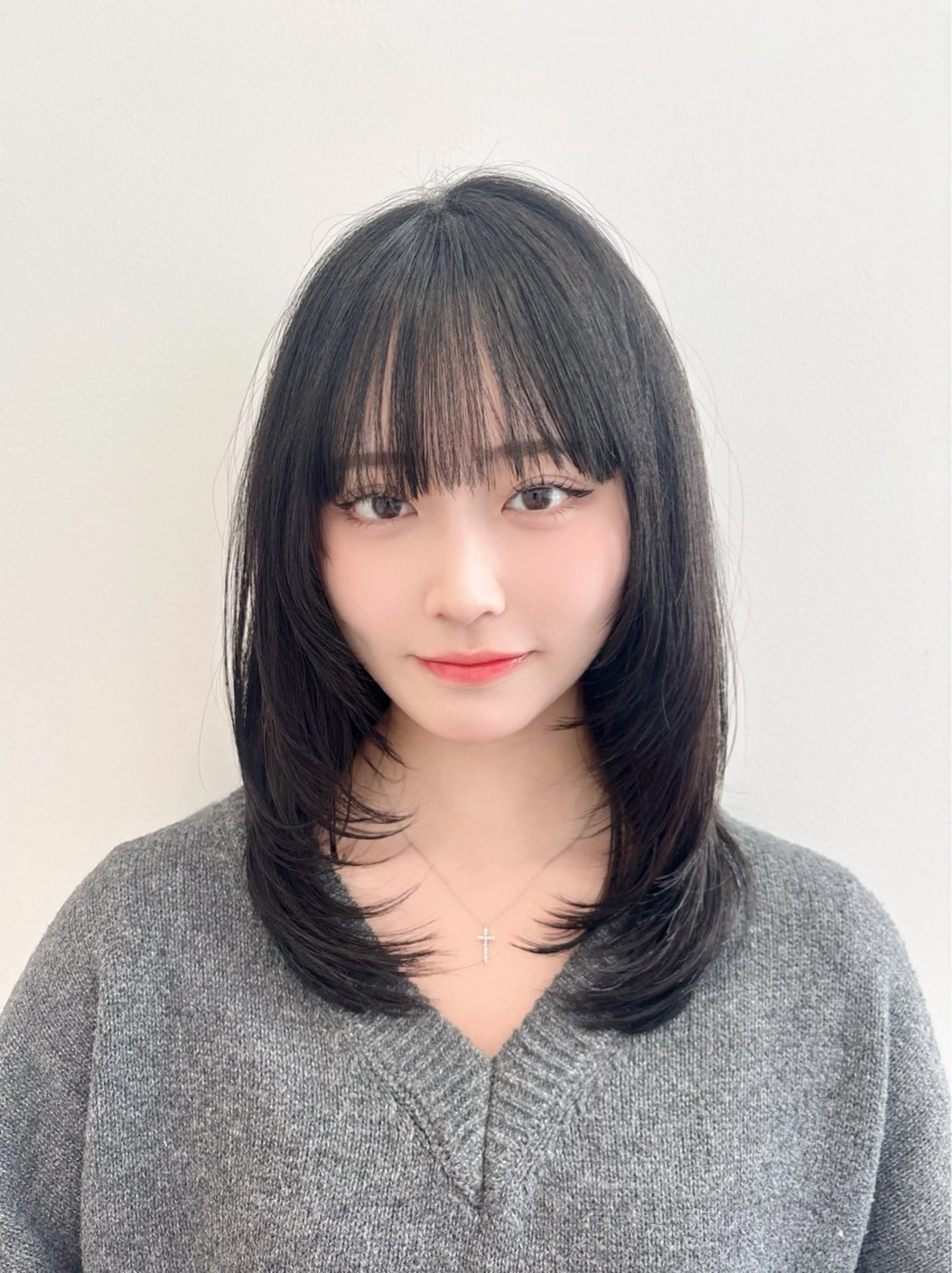 ミディアム 顔まわりレイヤー レイヤーカット カット トリートメント 🍀本格ヘッドスパ 👑髪質改善🍀英司のヘアスタイル
