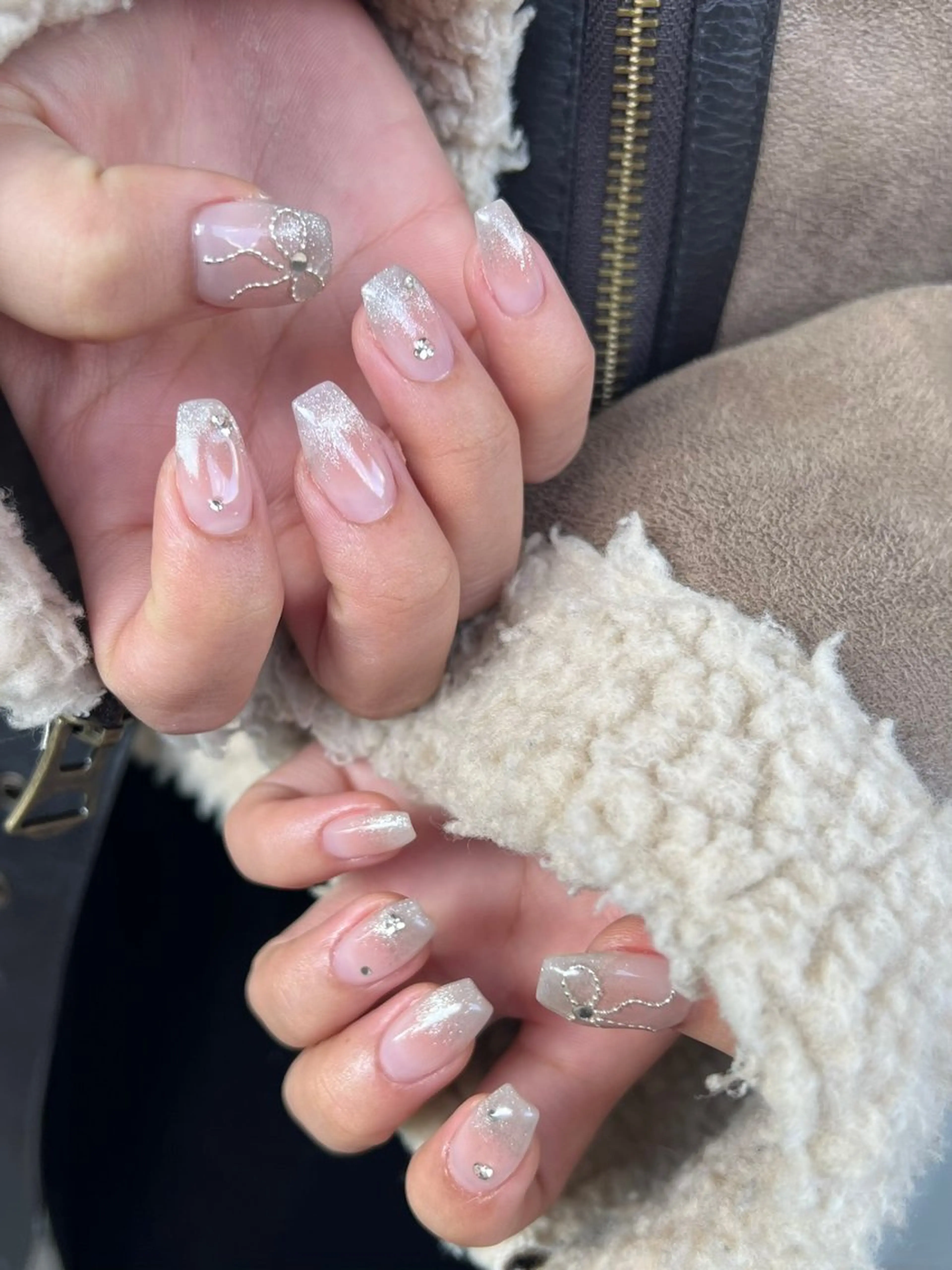 ネイル チークネイル グラデーション マグネットネイル リボン ハンドネイル 川端 京香のネイルデザイン