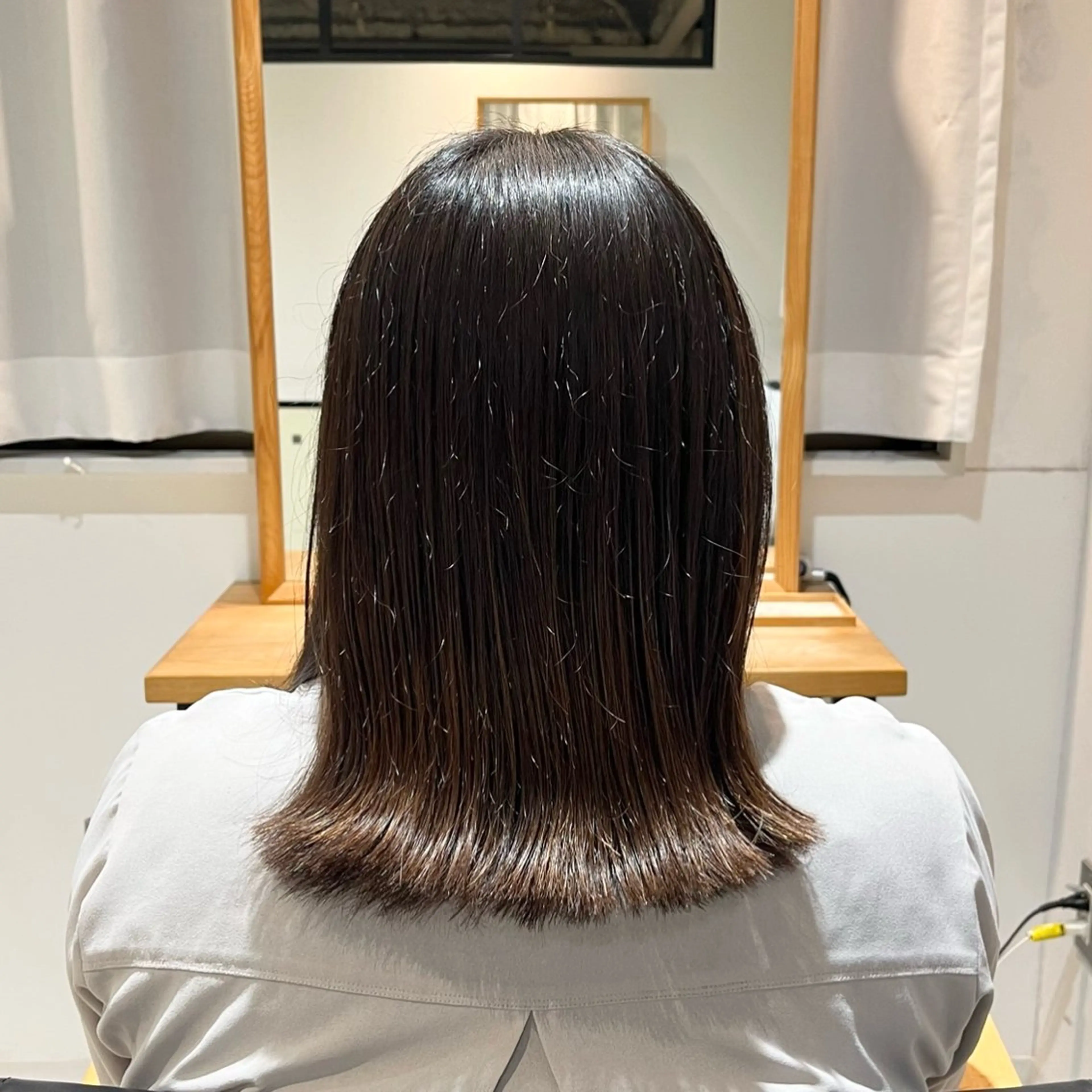 セミロング hanane .のヘアスタイル