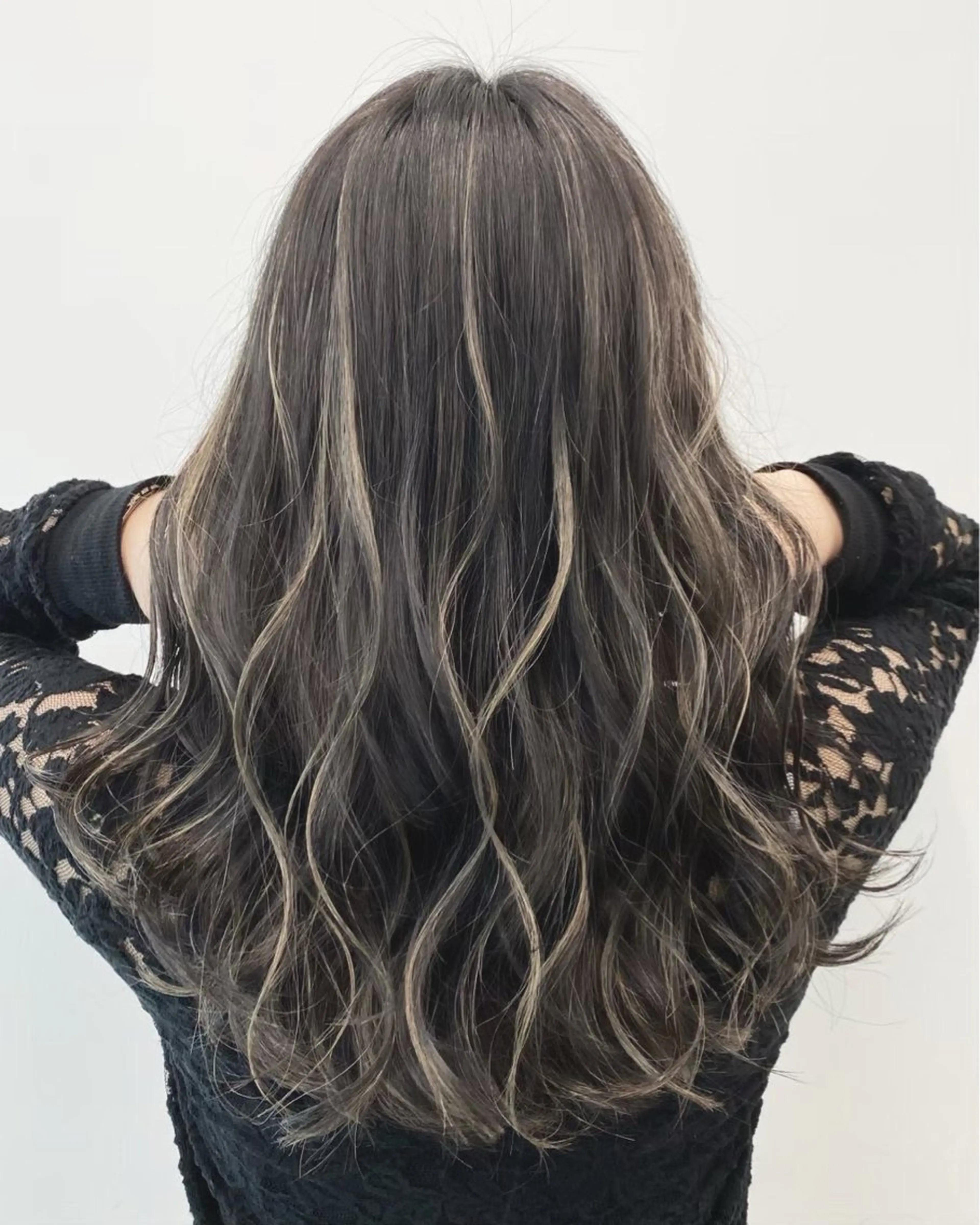 【💘ご新規様限定💘】✨コントラストハイライト✨　　　　　　　　　　🤍ハイライト🩶+全頭カラーの写真