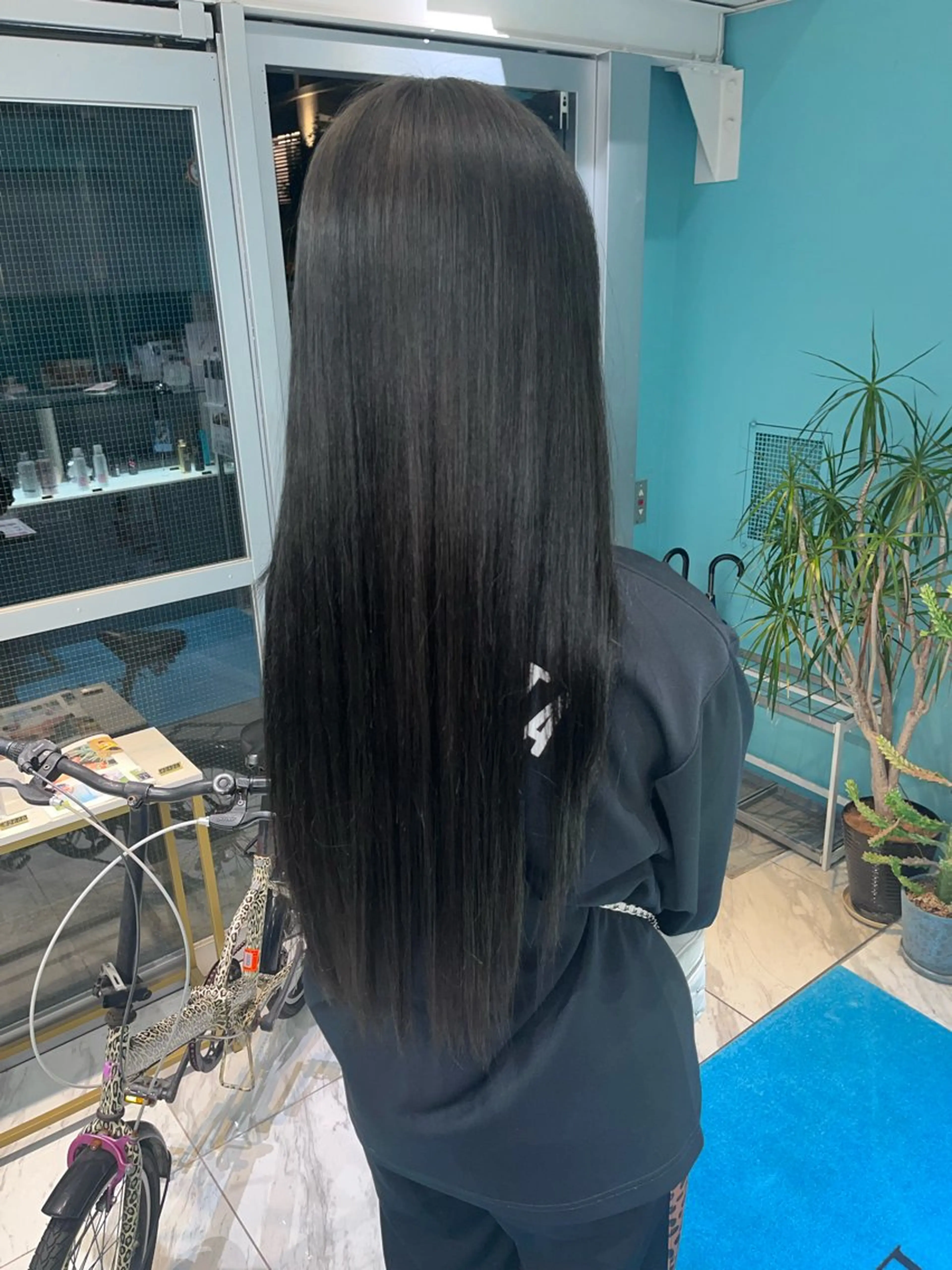 ロング 透明感カラー/レイヤ ー/顔まわり/辻部のヘアスタイル