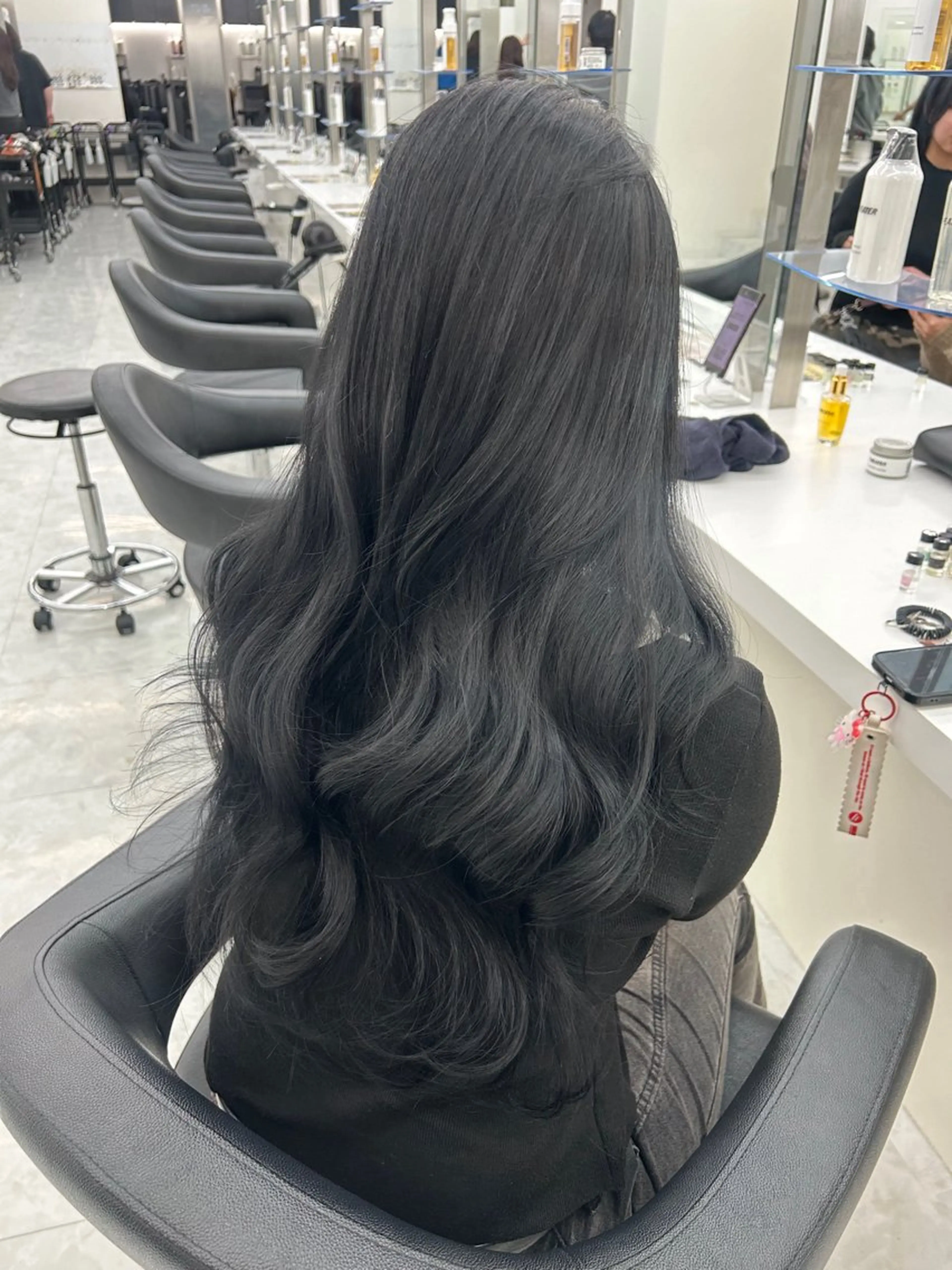 カラー ヘアカラー トリートメント niina🖤 透明感×レイヤーのヘアスタイル