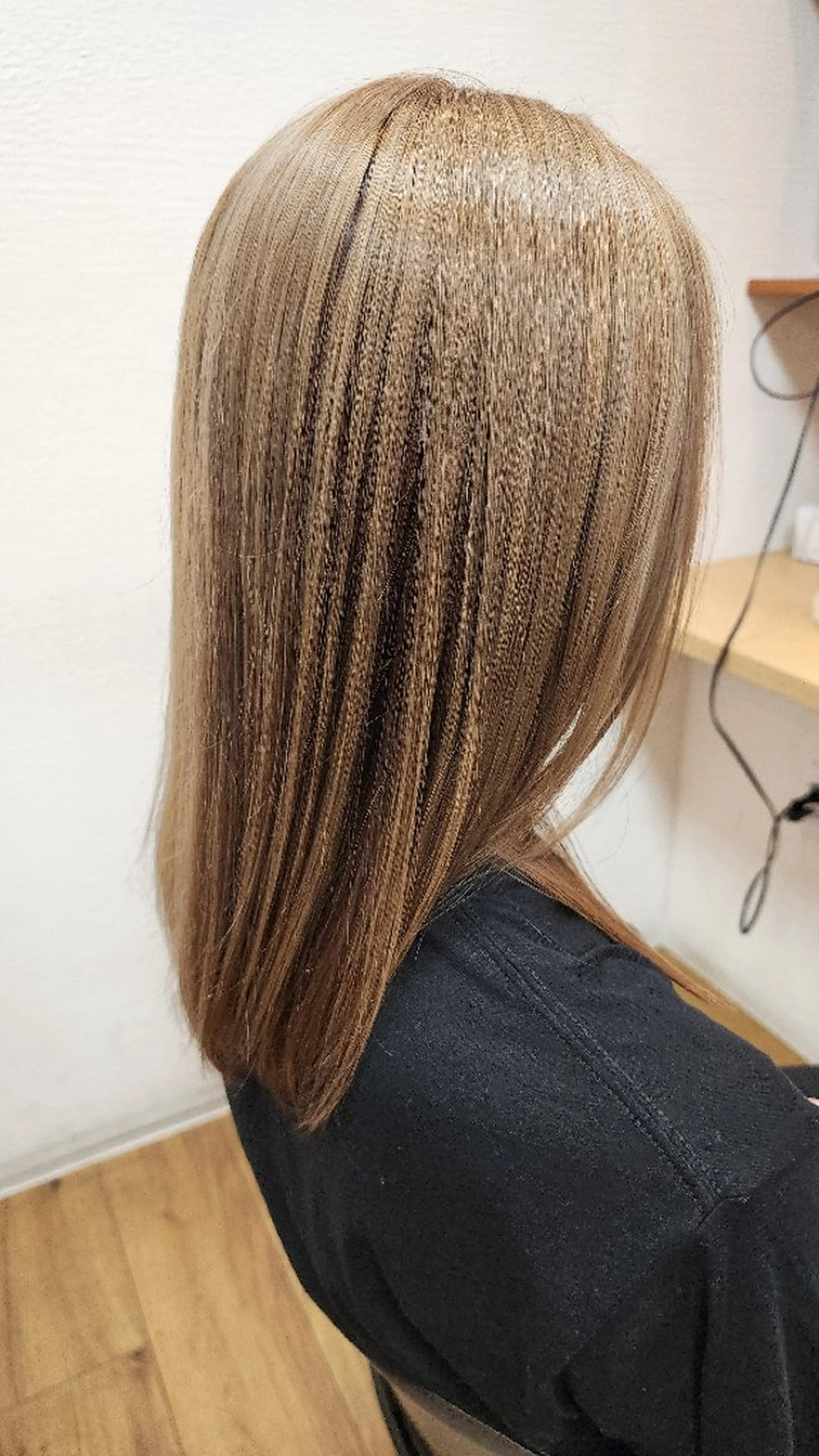 ロング カラー ベージュカラー ブリーチ 近森 美帆[モーラ高石店]のヘアスタイル