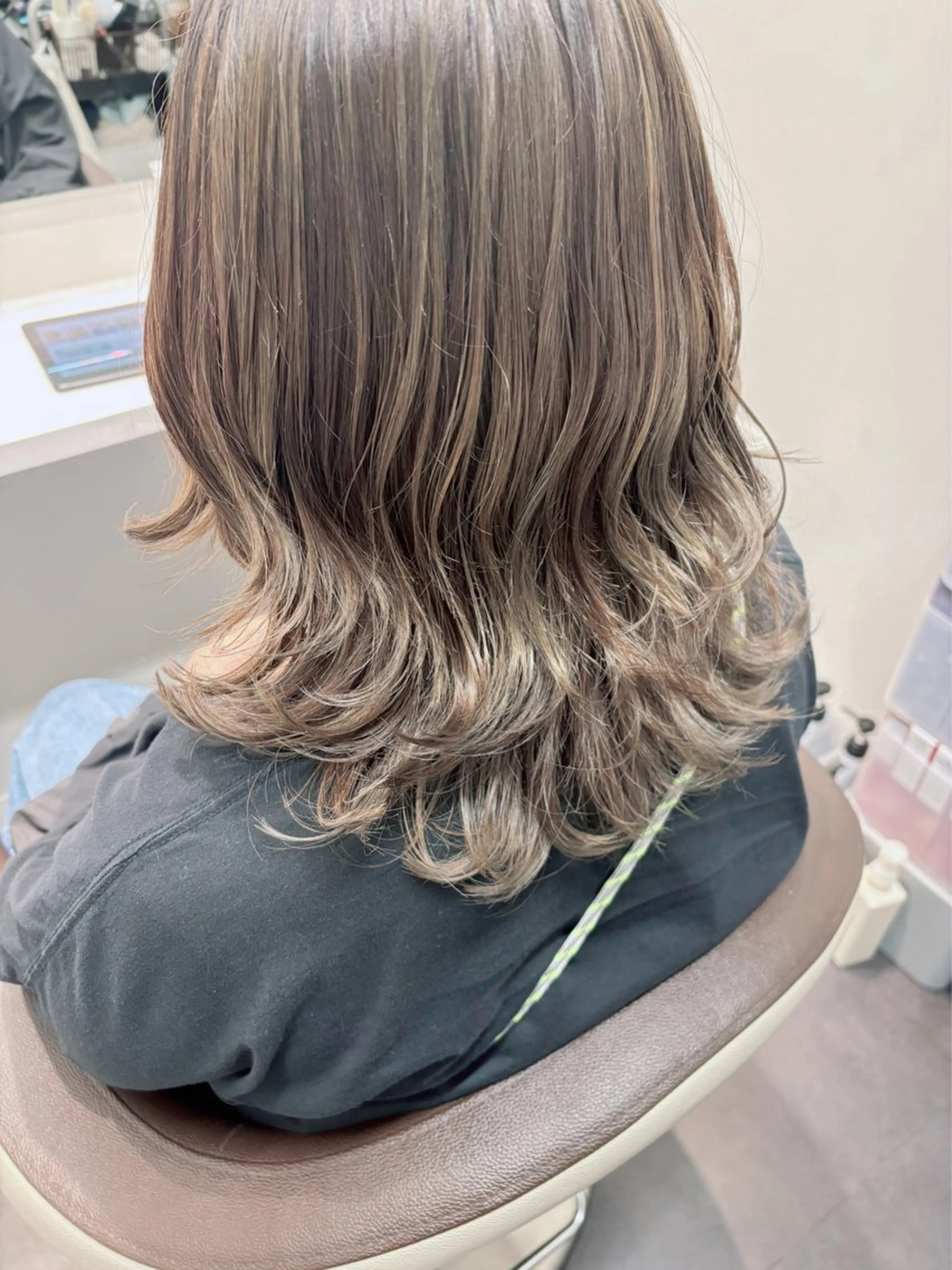 ミディアム カラー カット ヘアカラー AdeLaide Hair所属・Mina Akiyamaのヘアスタイル