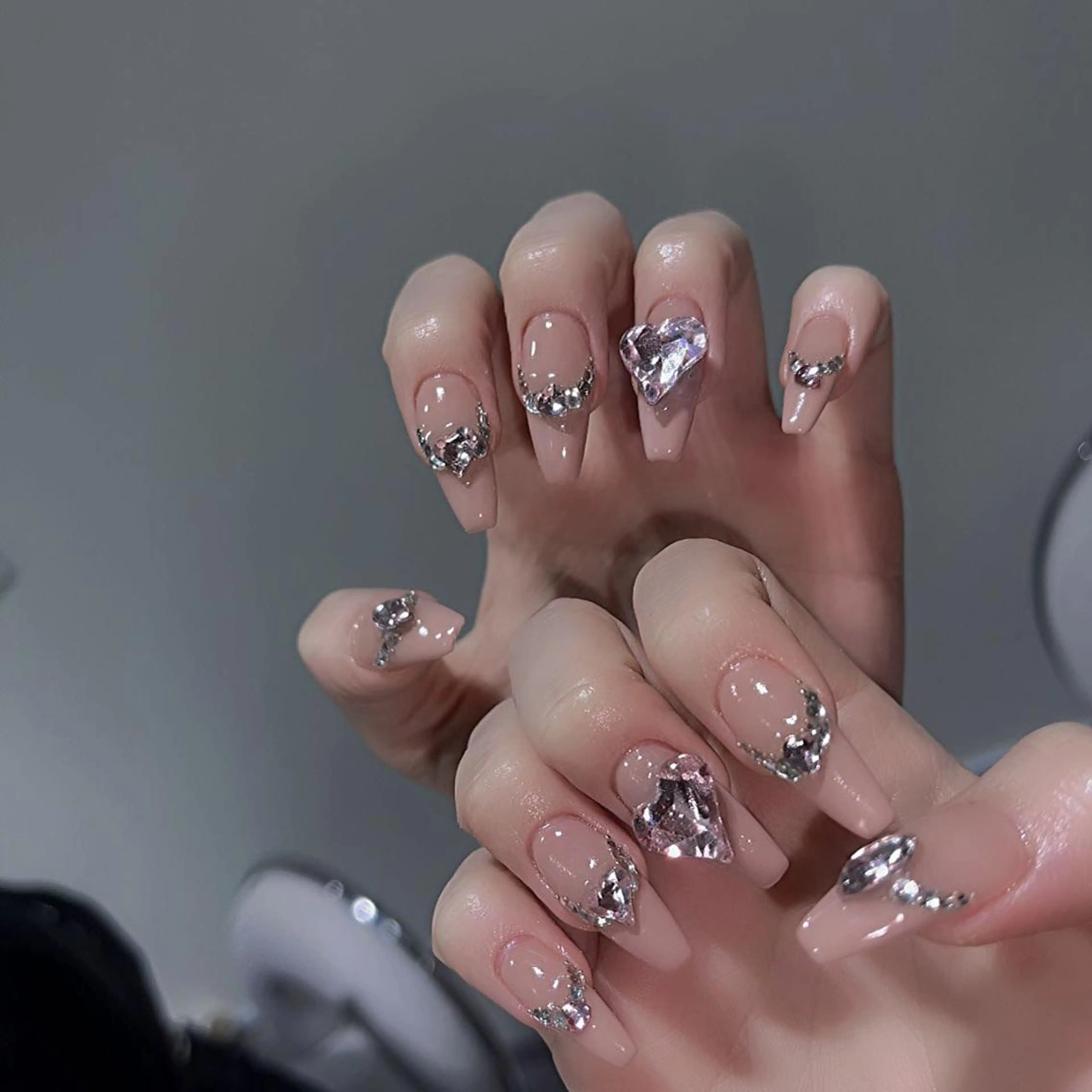 ネイル アートネイル 長さ出し ネイルチップ Queens momoのネイルデザイン