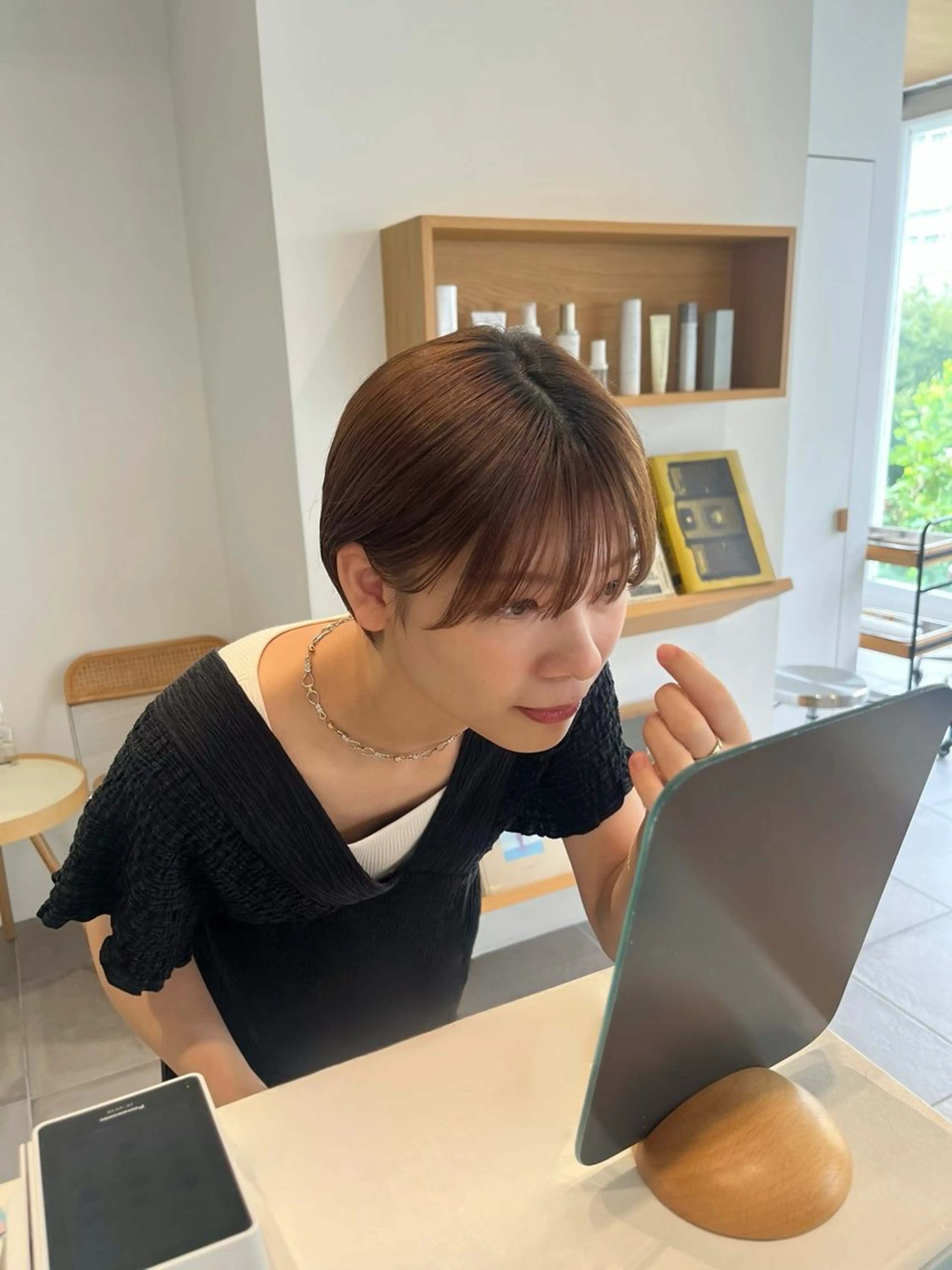 ショート e.n.u 烏丸山﨑 菜々実のヘアスタイル