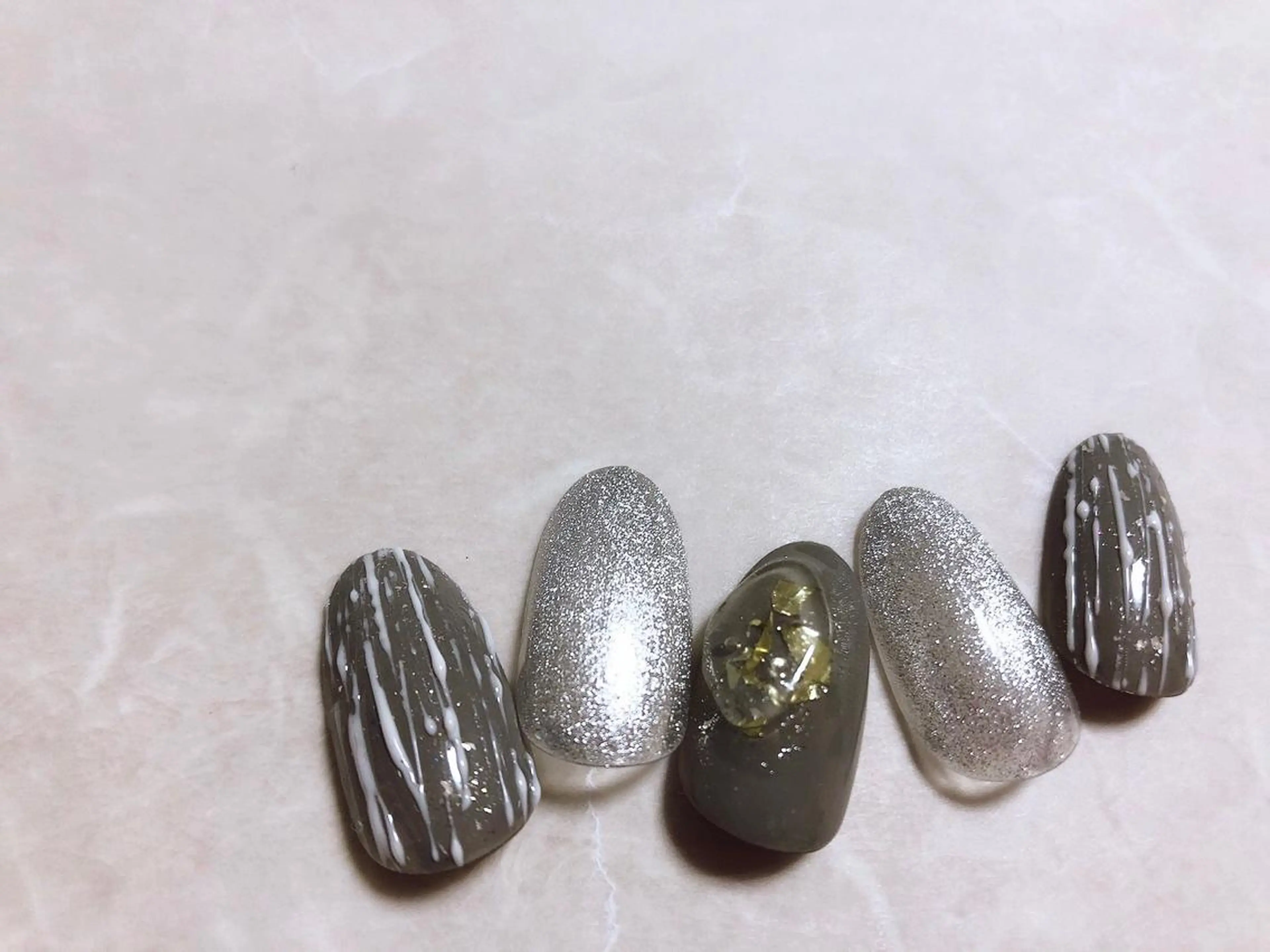 ネイル mogunail &blowのネイルデザイン