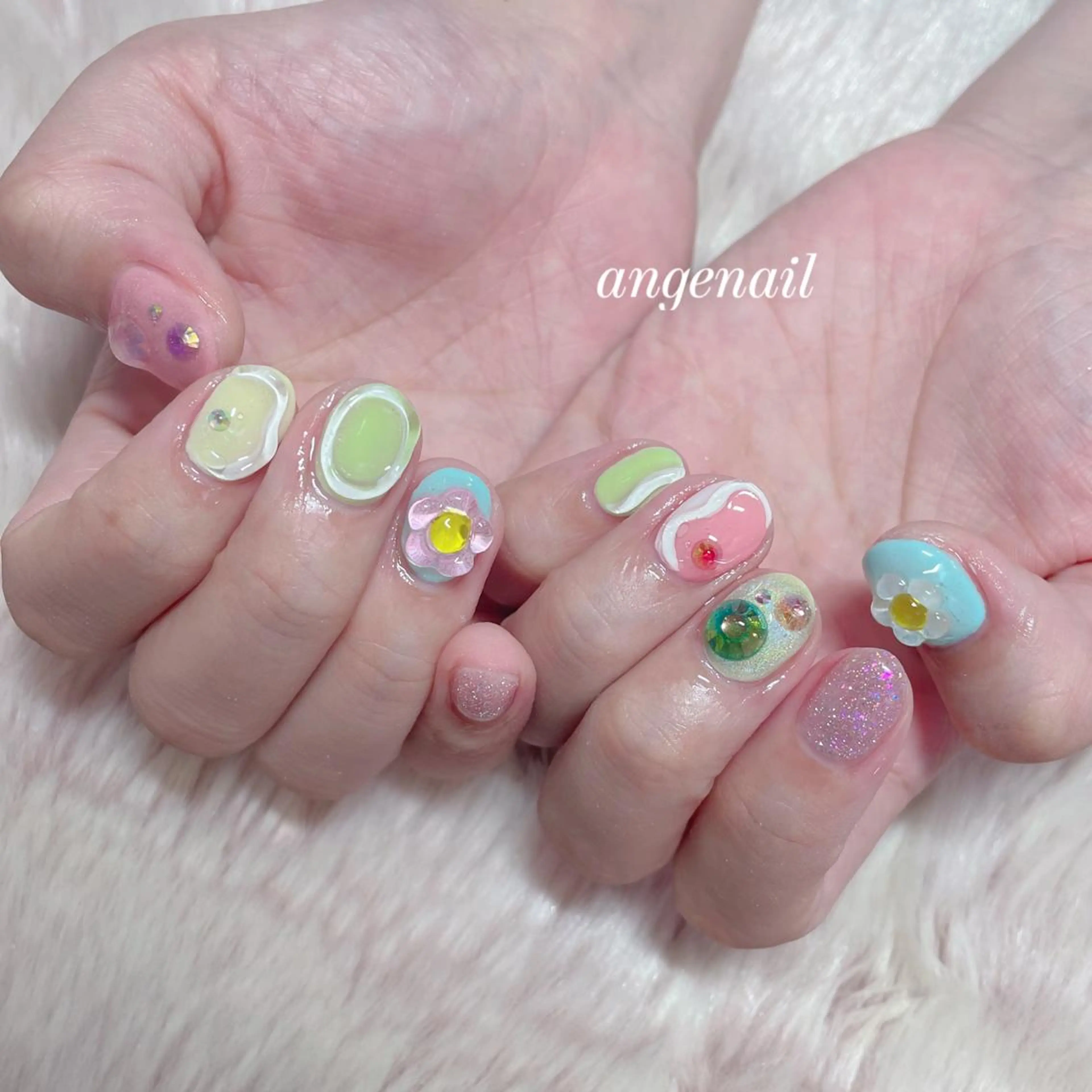 ネイル ハンドネイル オーナーネイリスト MAKIのネイルデザイン