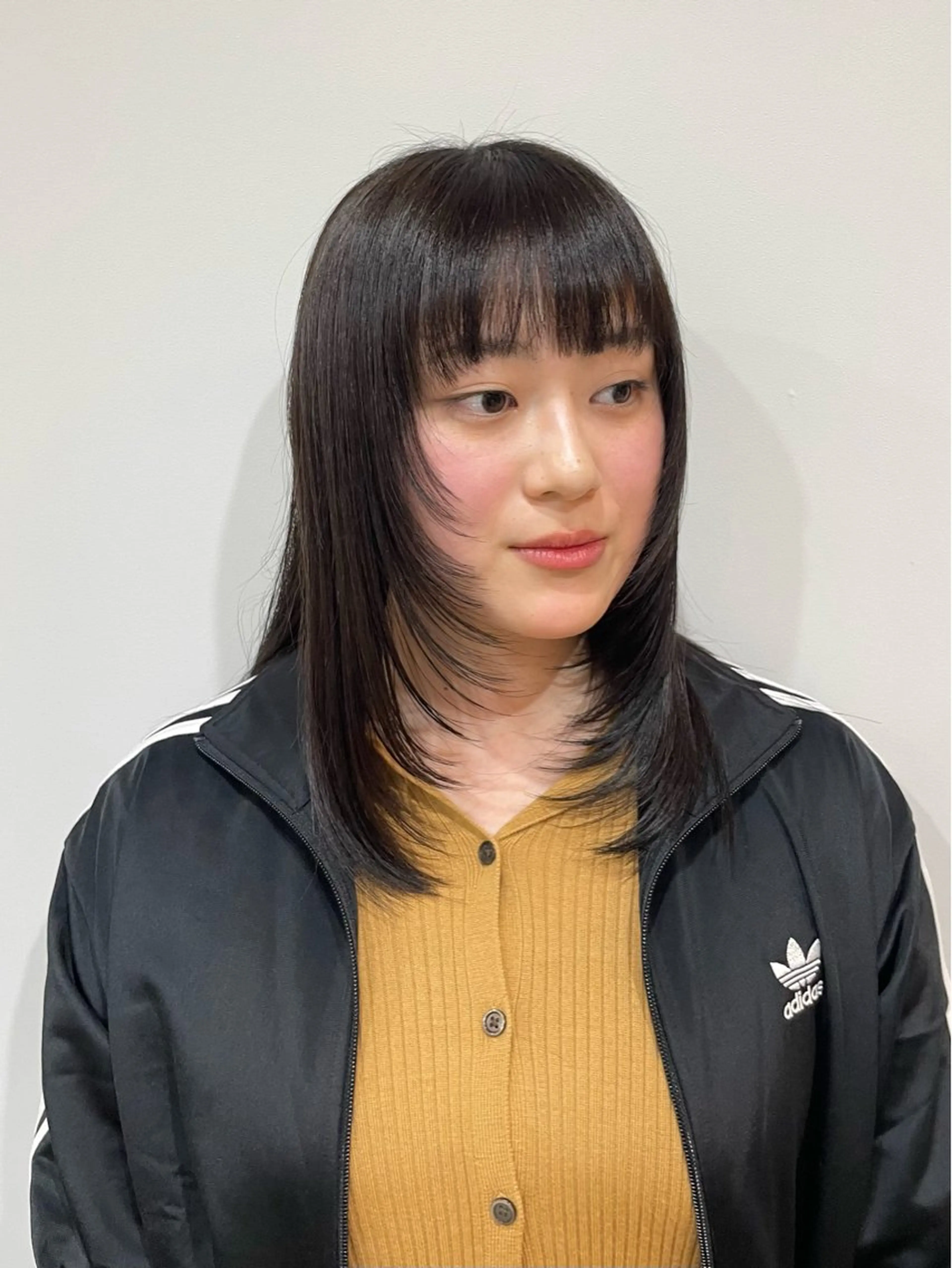 セミロング 顔周りカット レイヤーカット 似合わせカット カット トリートメント 真弓 理沙/艶カラーのヘアスタイル