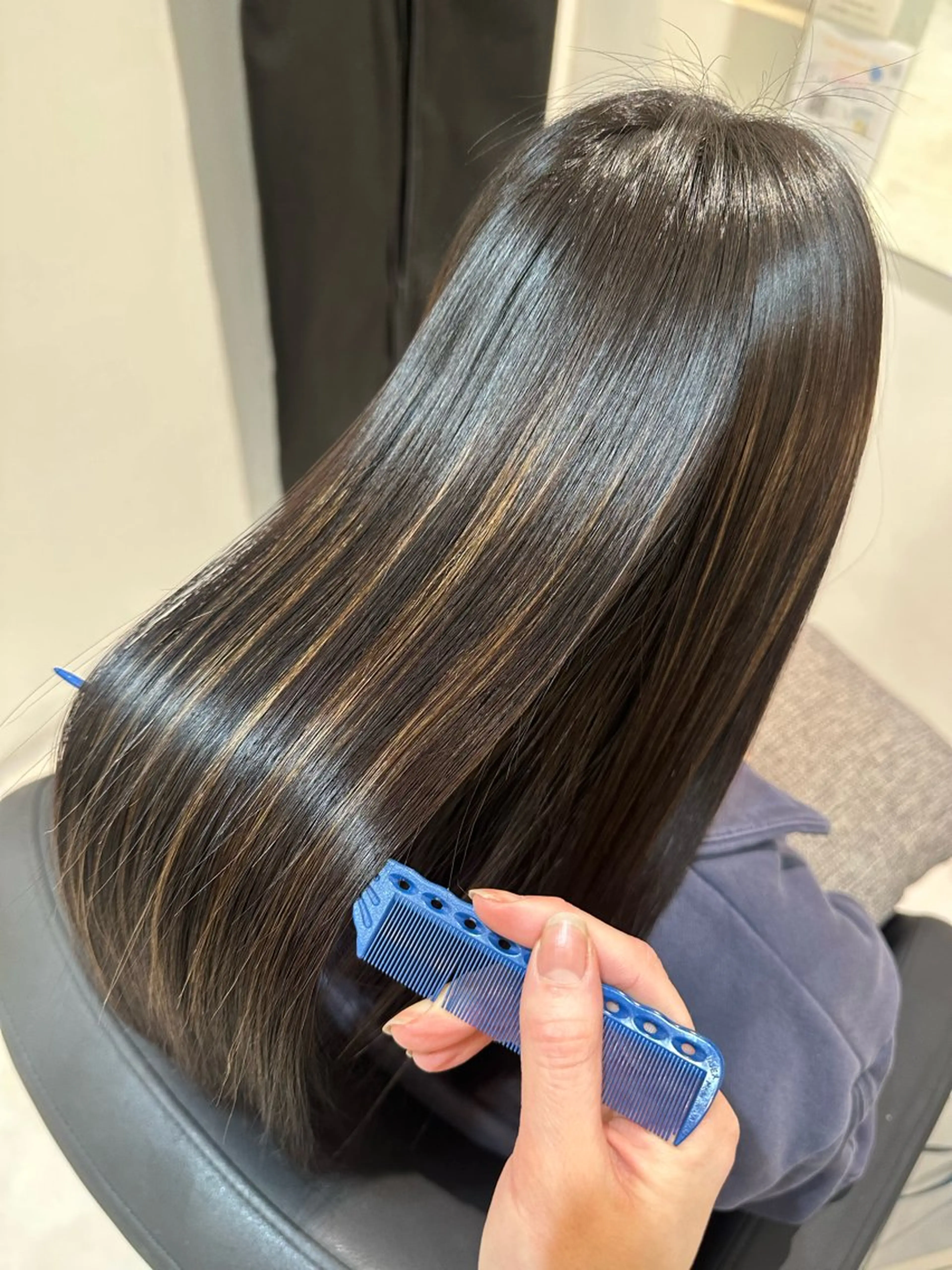 セミロング Emuest心斎橋 SAKIのヘアスタイル