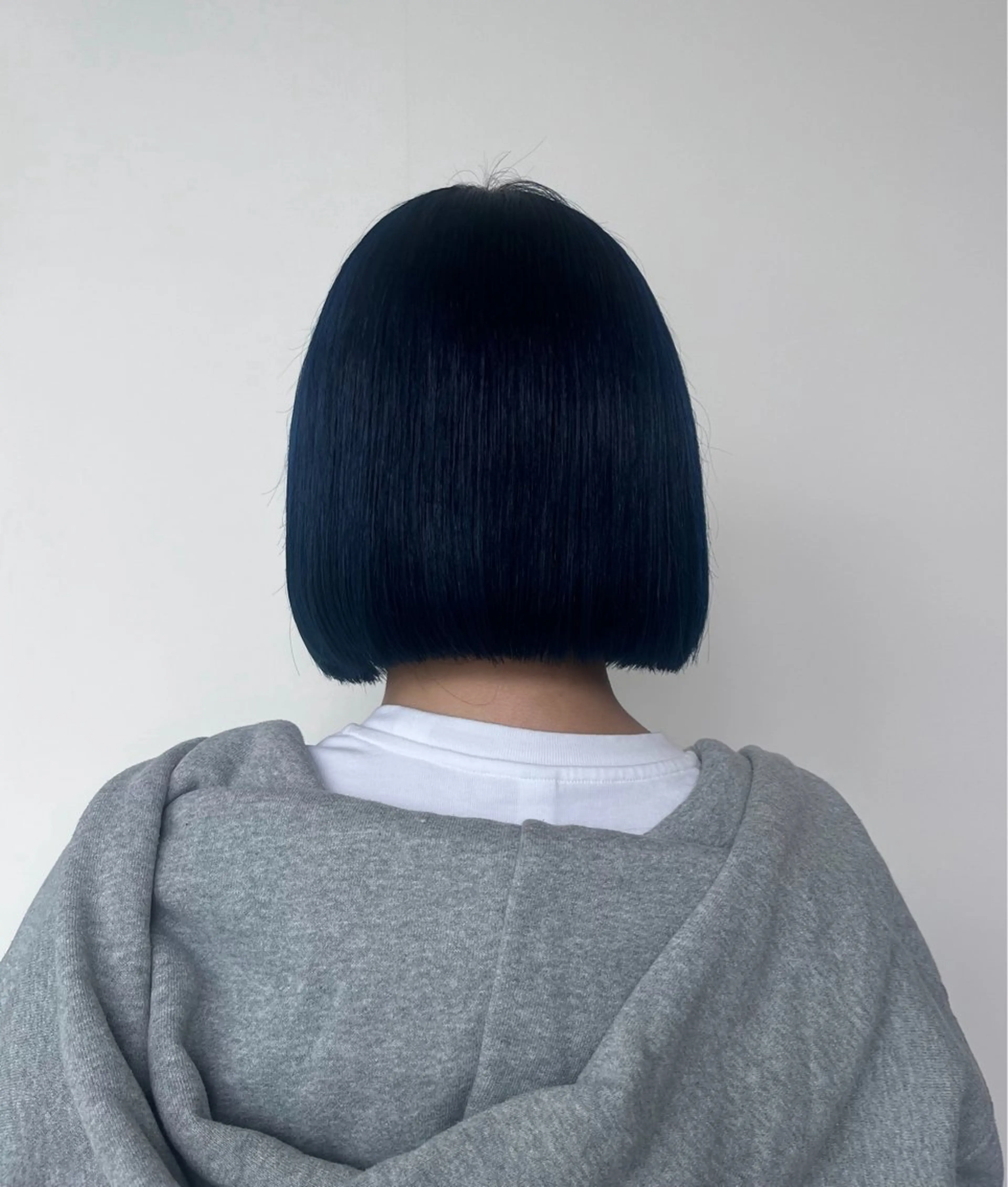 ショート カラー ブルーカラー 桑原 木乃華のヘアスタイル