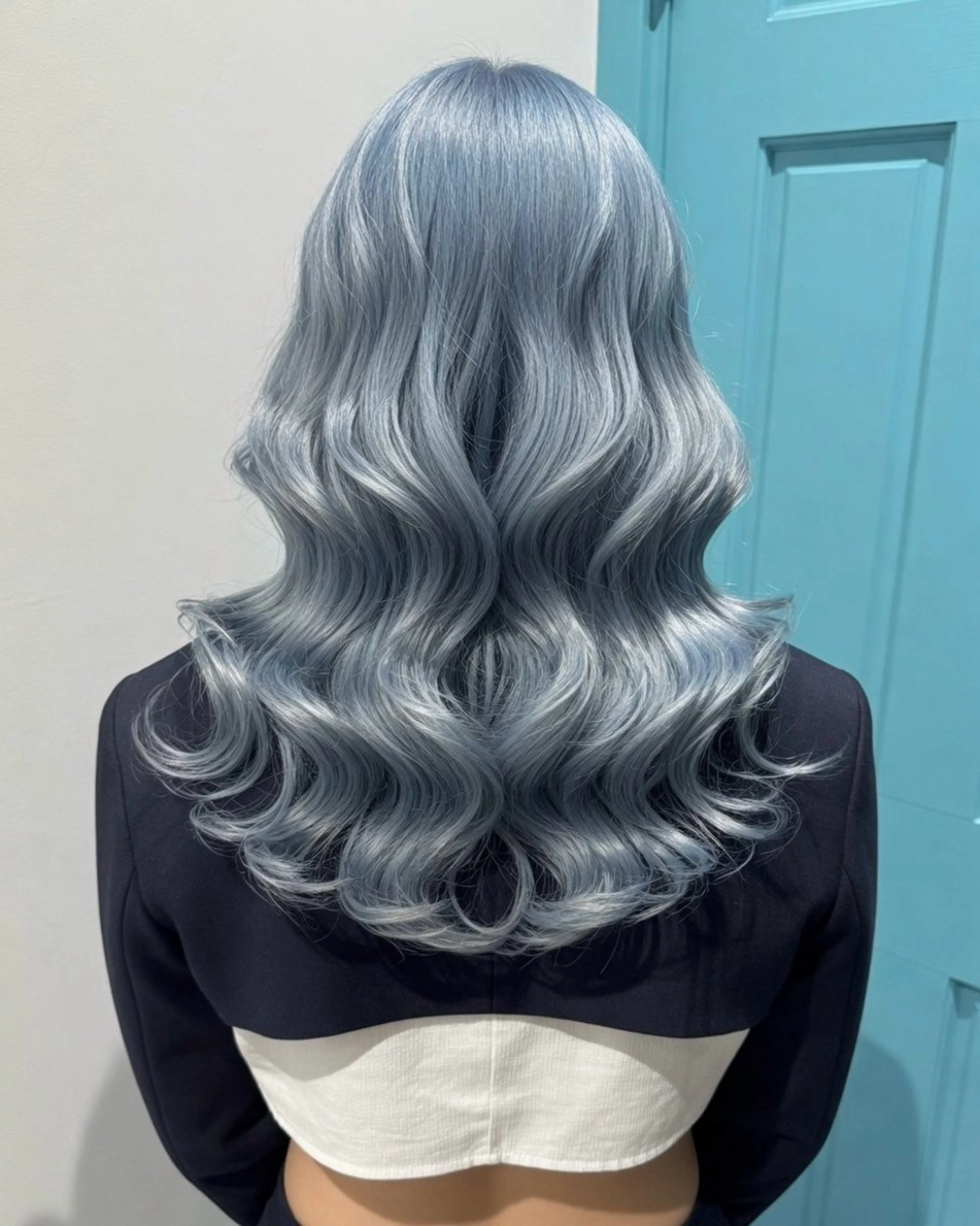 セミロング カラー ヘアアレンジ ブリーチ ブルーカラー ケアブリーチ デザインカラー ハイトーンカラー ヘアカラー ハイトーン特化🤍 浦住のヘアスタイル