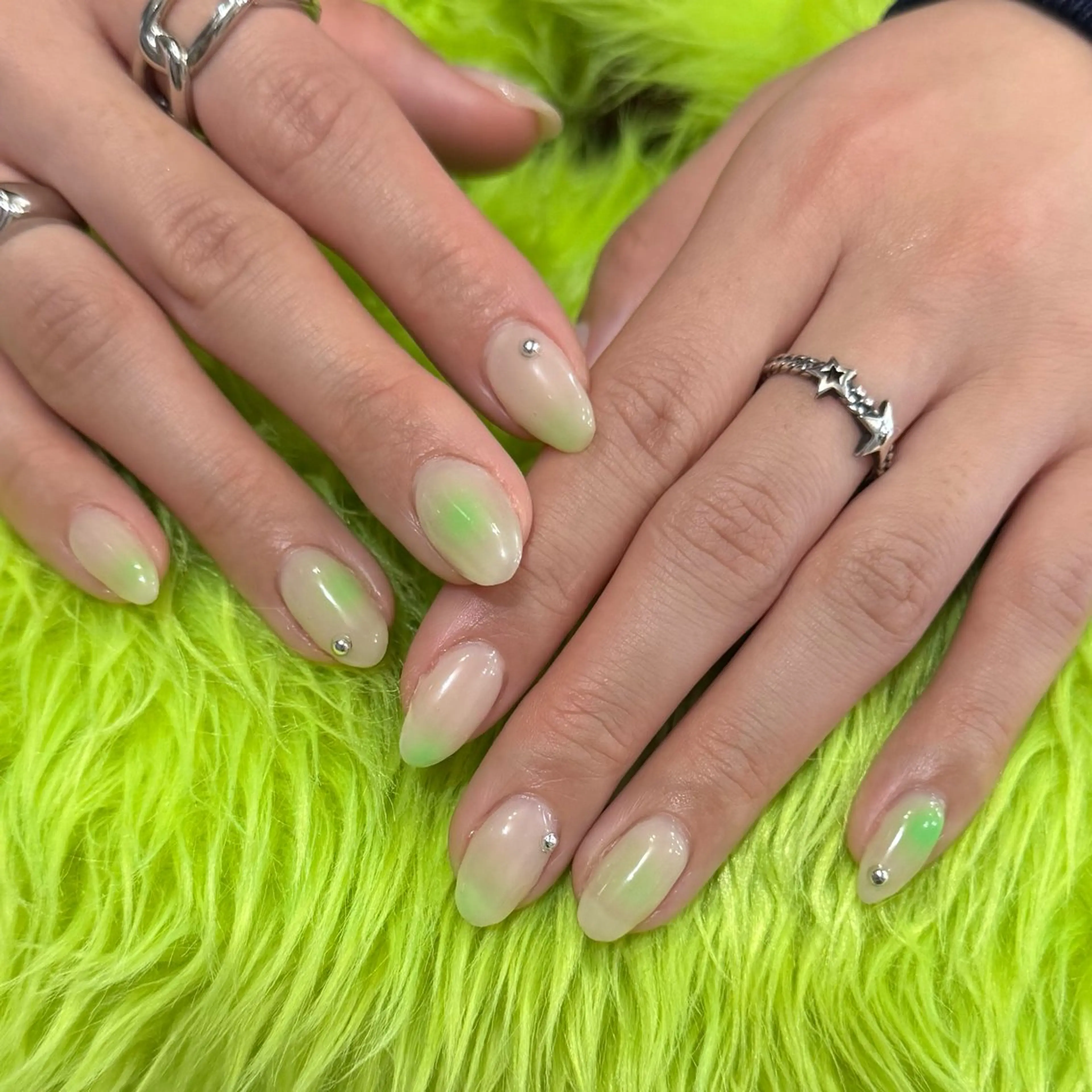 ショート 小川 柚香のネイルデザイン