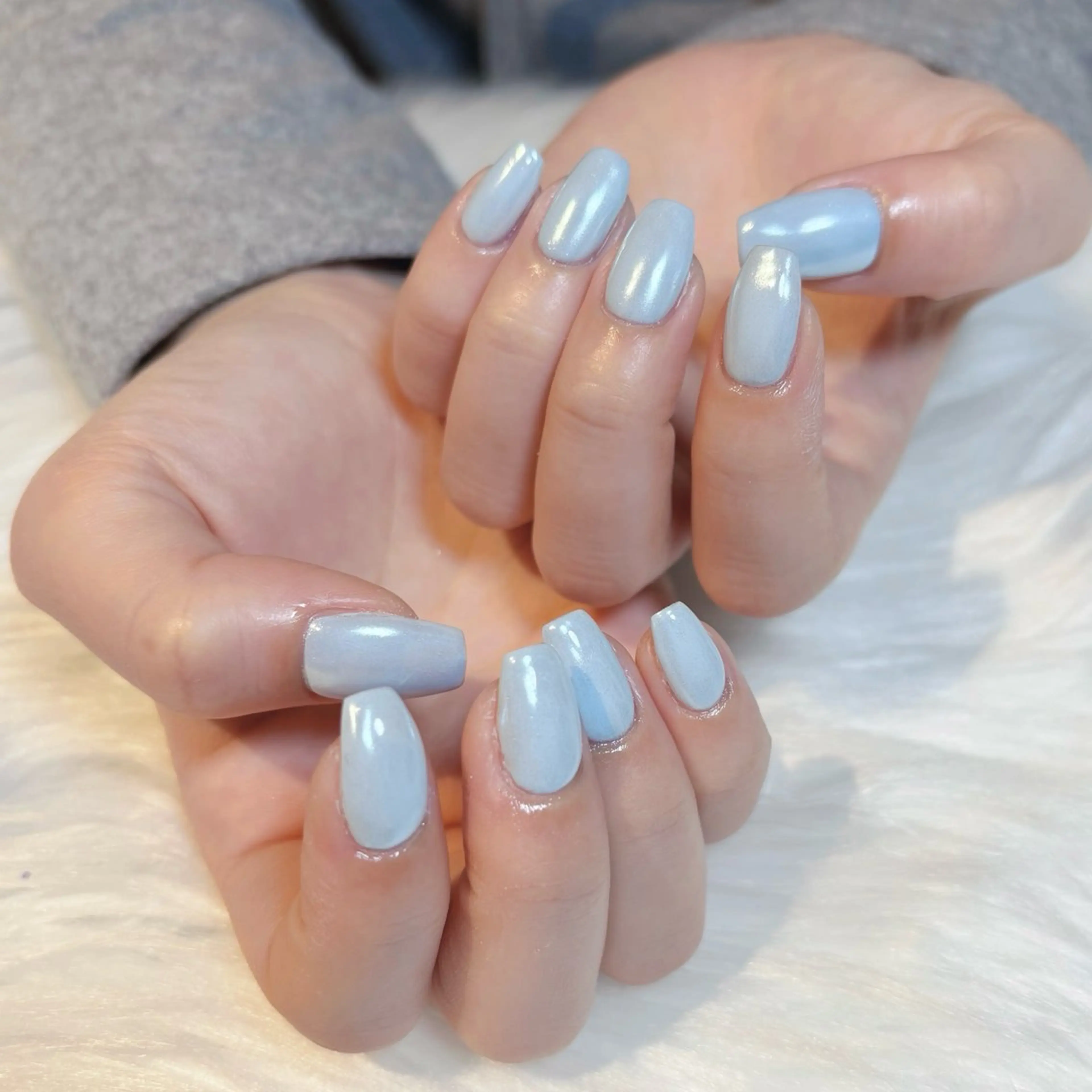 ネイル ブルー ワンカラーネイル パステルネイル 春ネイル ホワイト ぷりゅねる 心斎橋のネイルデザイン