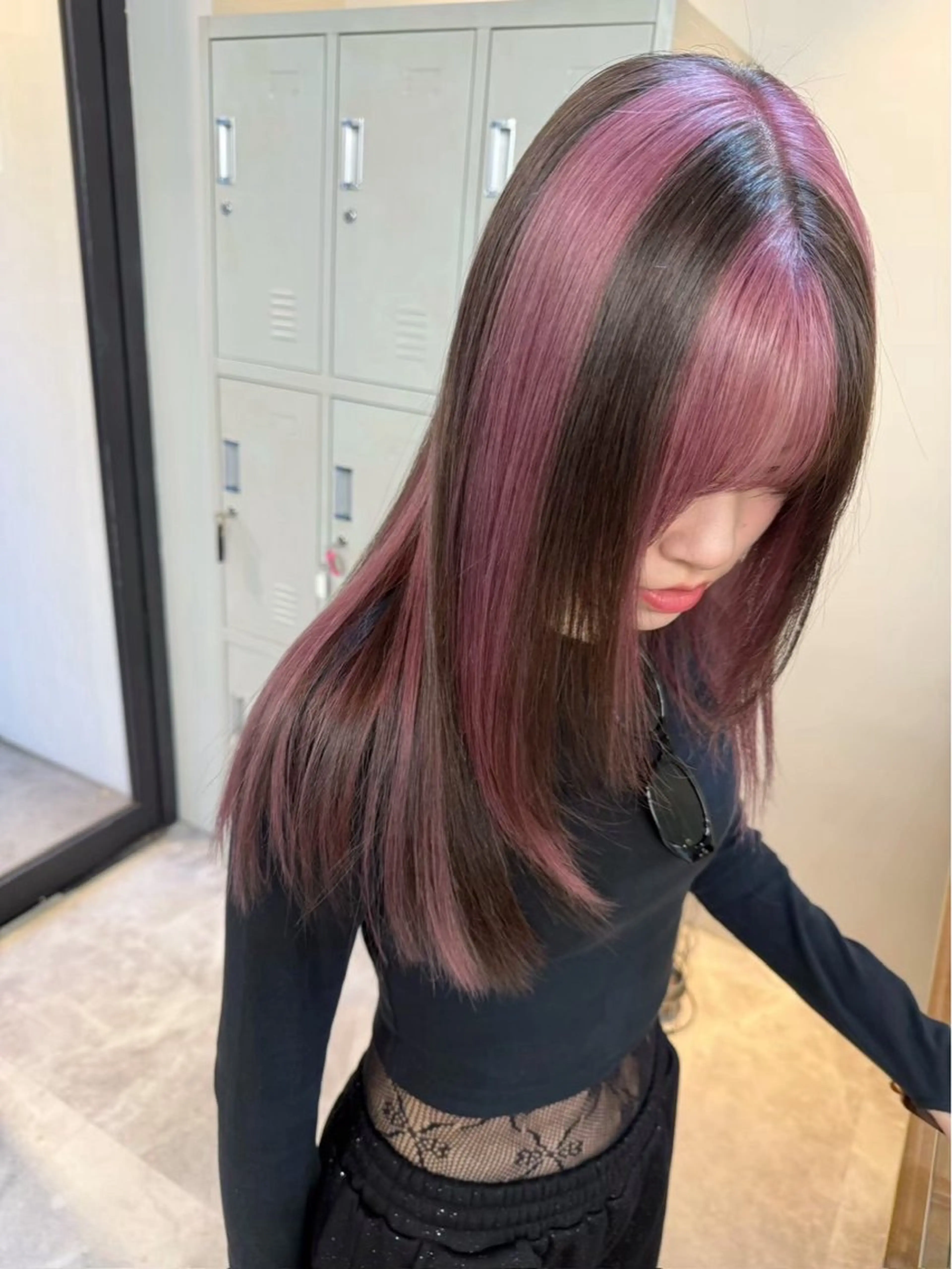 ミディアム カット ヘアカラー A M Iのヘアスタイル